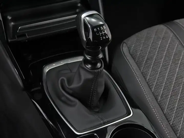Peugeot 208 2025, foto 35