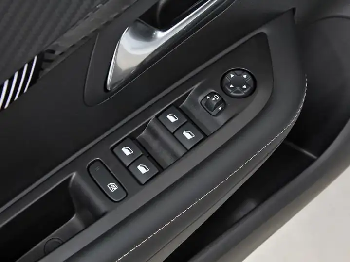 Peugeot 208 2025, foto 13