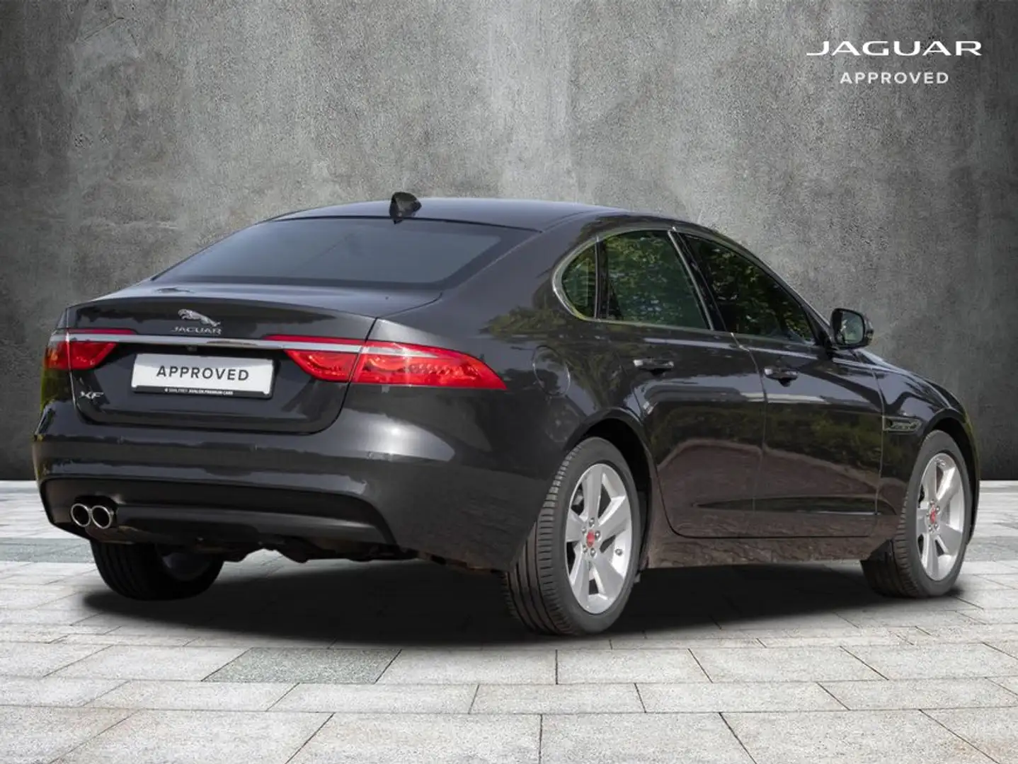 Jaguar XF 20d AWD Aut. Prestige Grau - 2