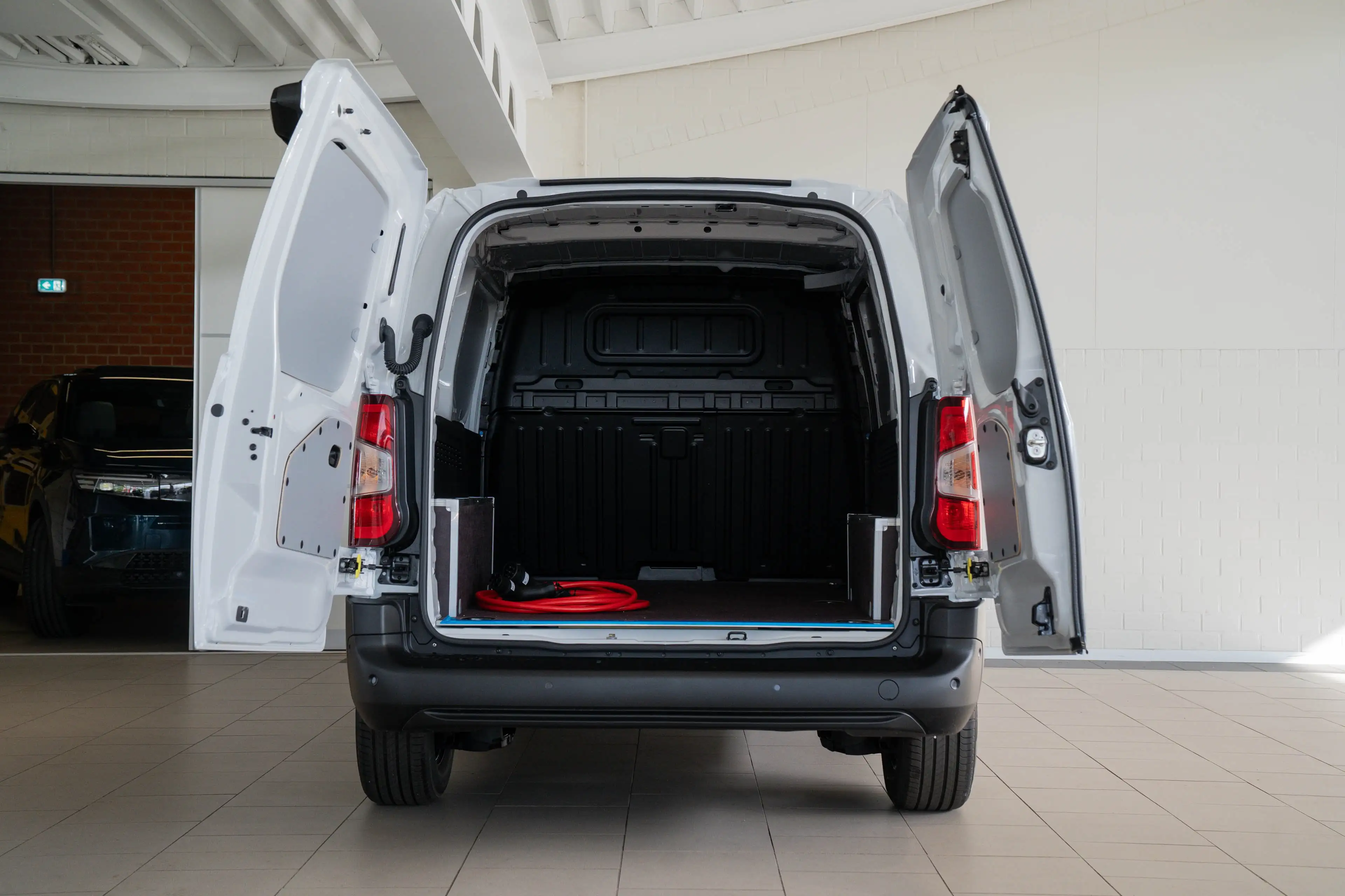 Opel Combo-e Electric 136 L2 50kWh | Warmtepomp | Climate Contr — photo 8
