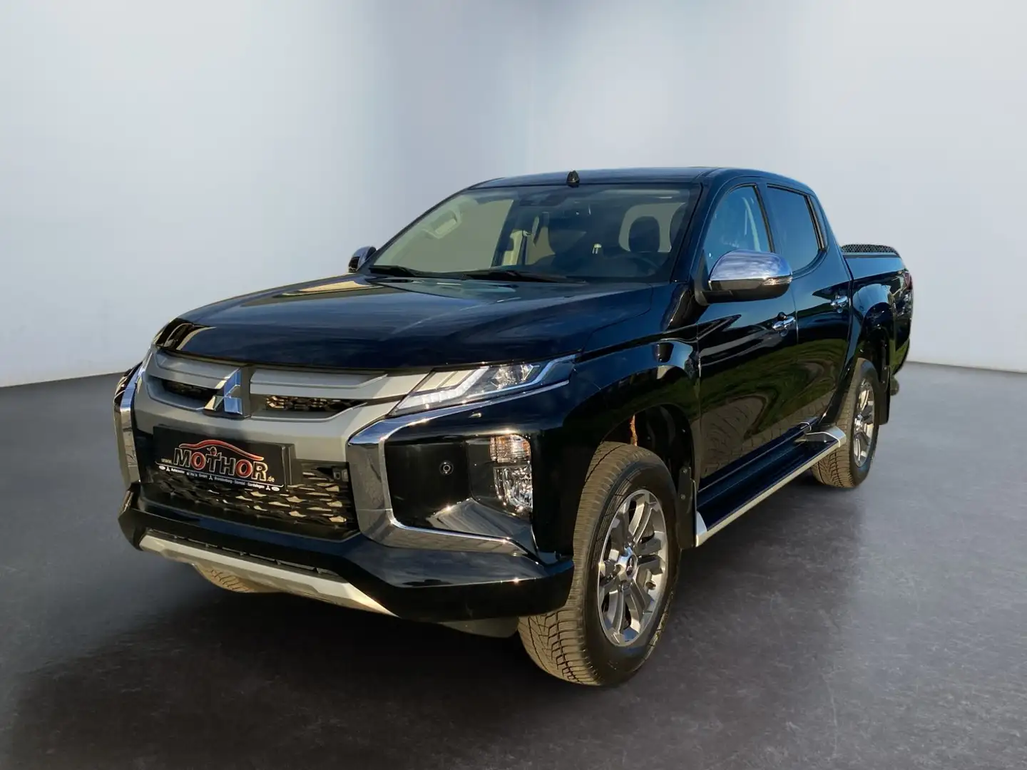 Mitsubishi L200 2.2 l Spirit DC Automatik TEMP PDC KAM Nero - 2