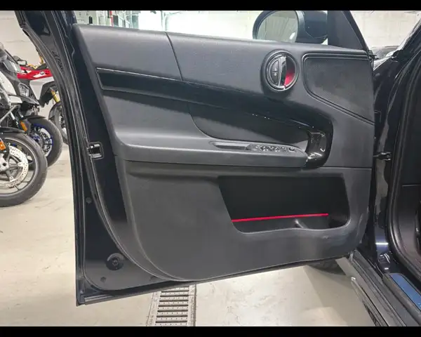 MINI Countryman view 13