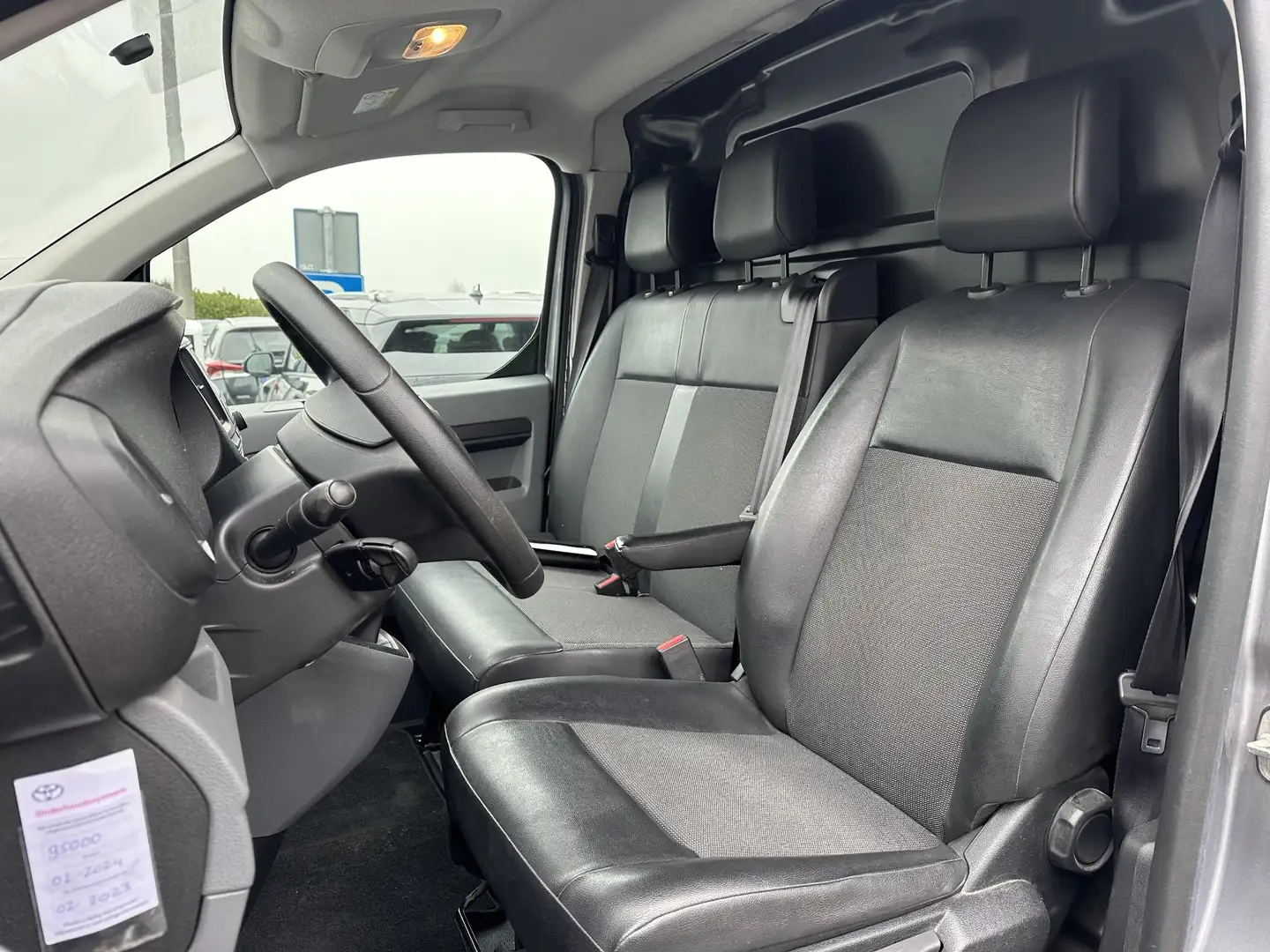 Toyota Proace Worker 2.0 D-4D Cool Comfort - 2
