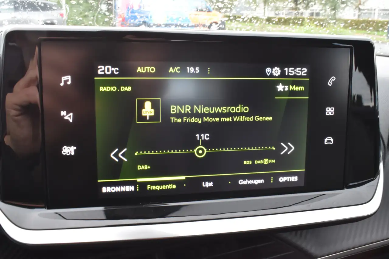 Peugeot 2008 PureTech 110 Allure Carplay Keyless Trekhaak, миниатюра 18