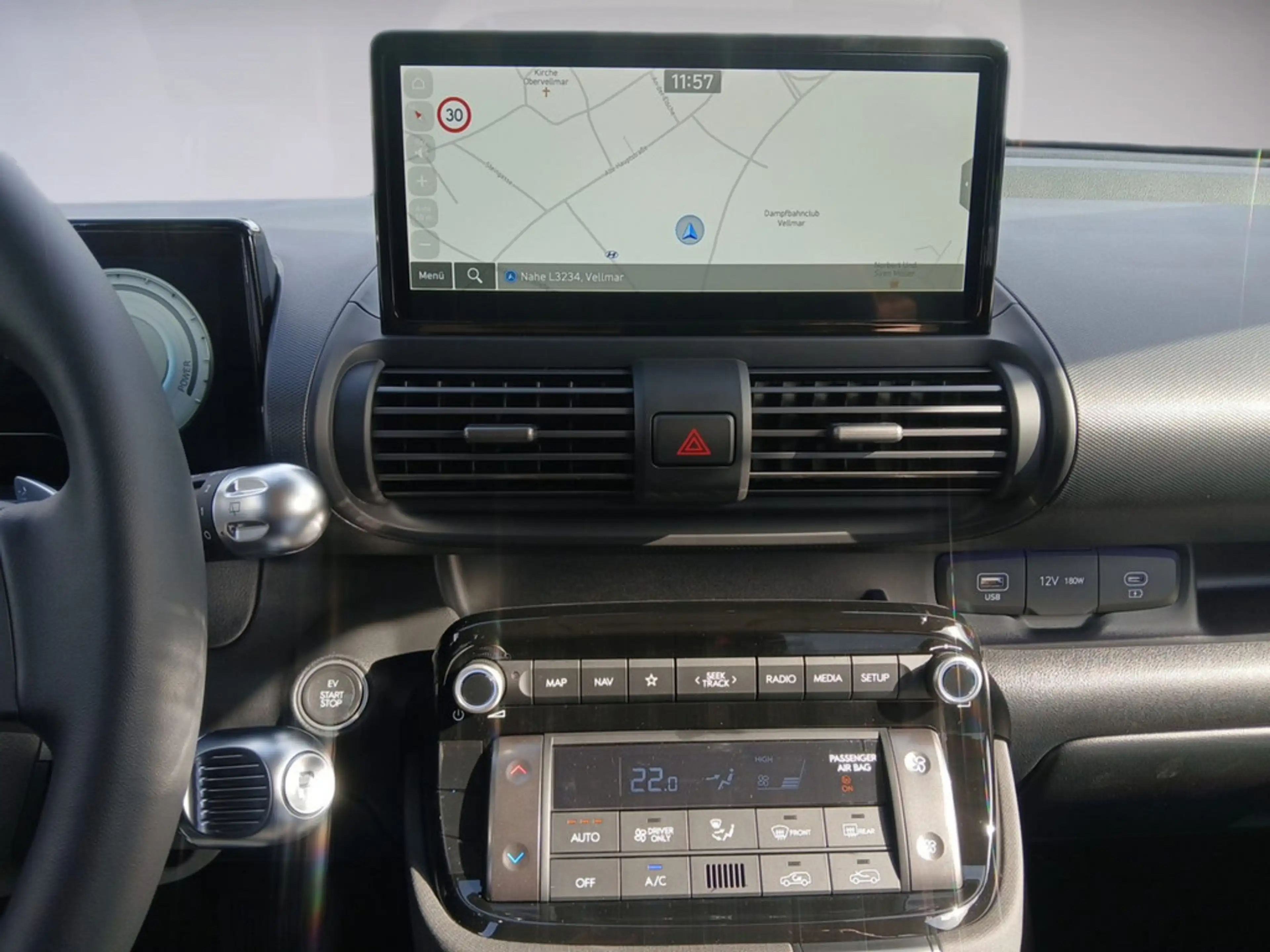 Hyundai Inster Prime Elektro 49kWh NAVI ACC LED 360° — photo 9
