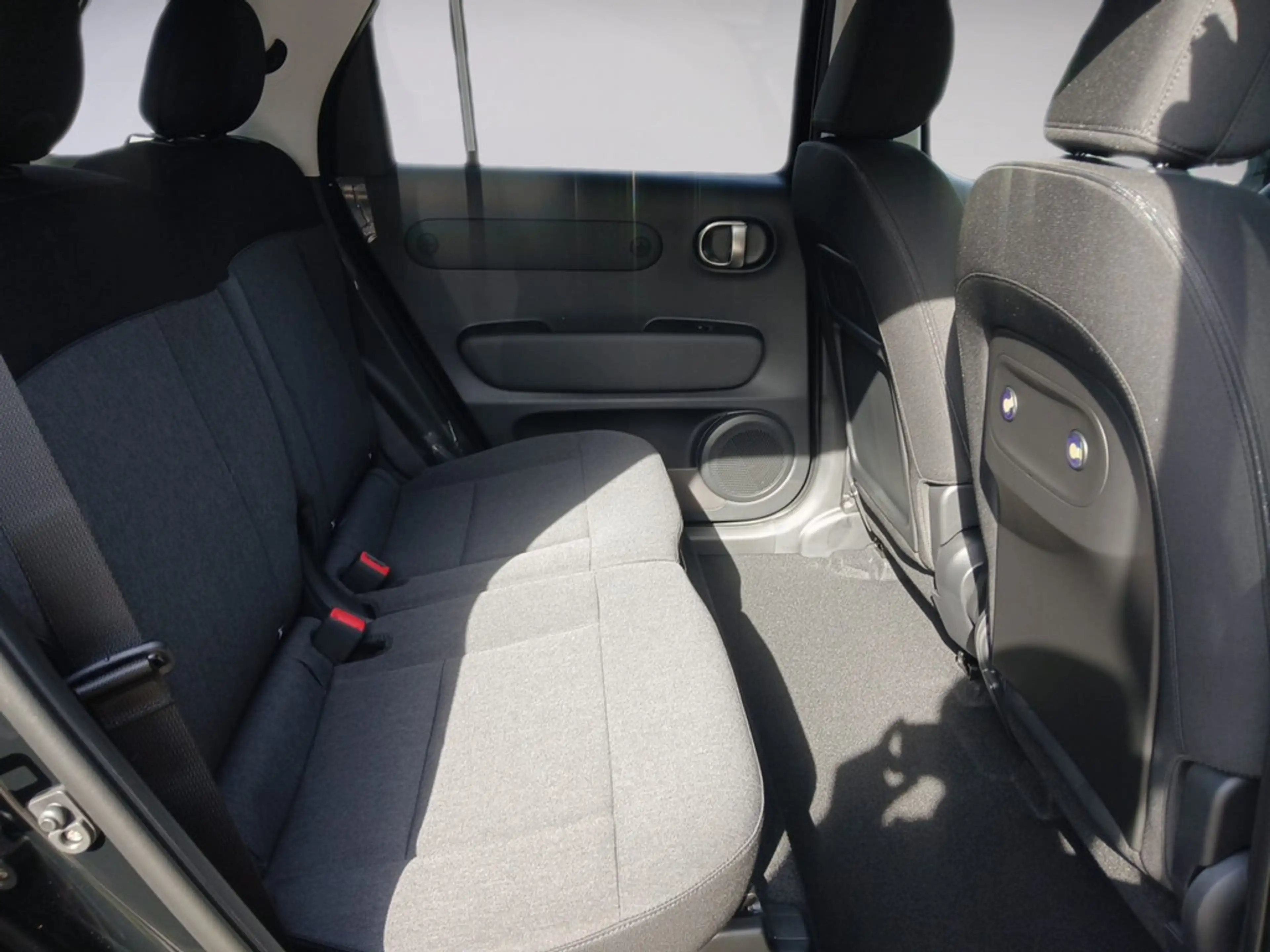 Hyundai Inster Prime Elektro 49kWh NAVI ACC LED 360° — photo 13