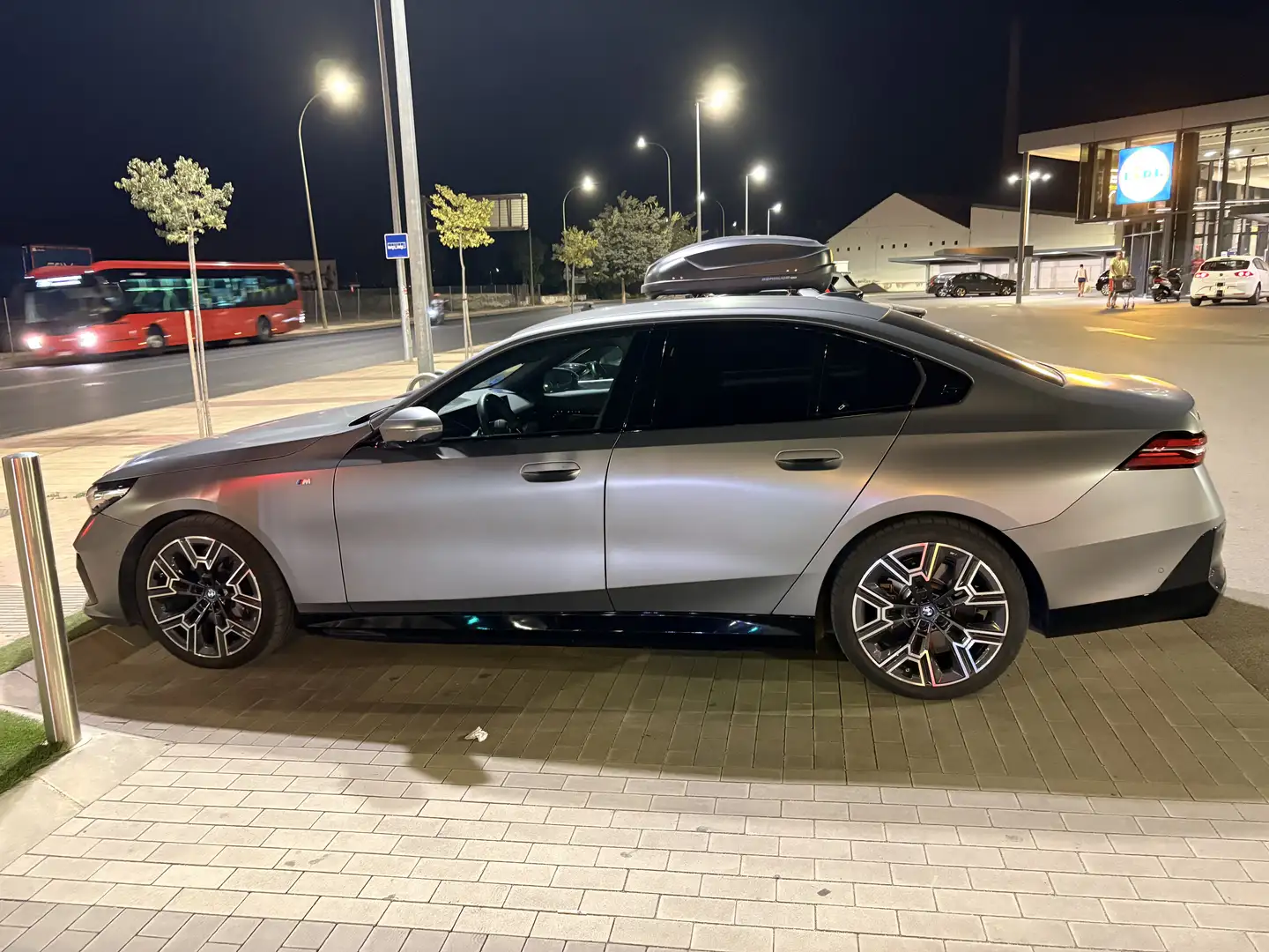 BMW i5 eDrive40 M Sport - 1
