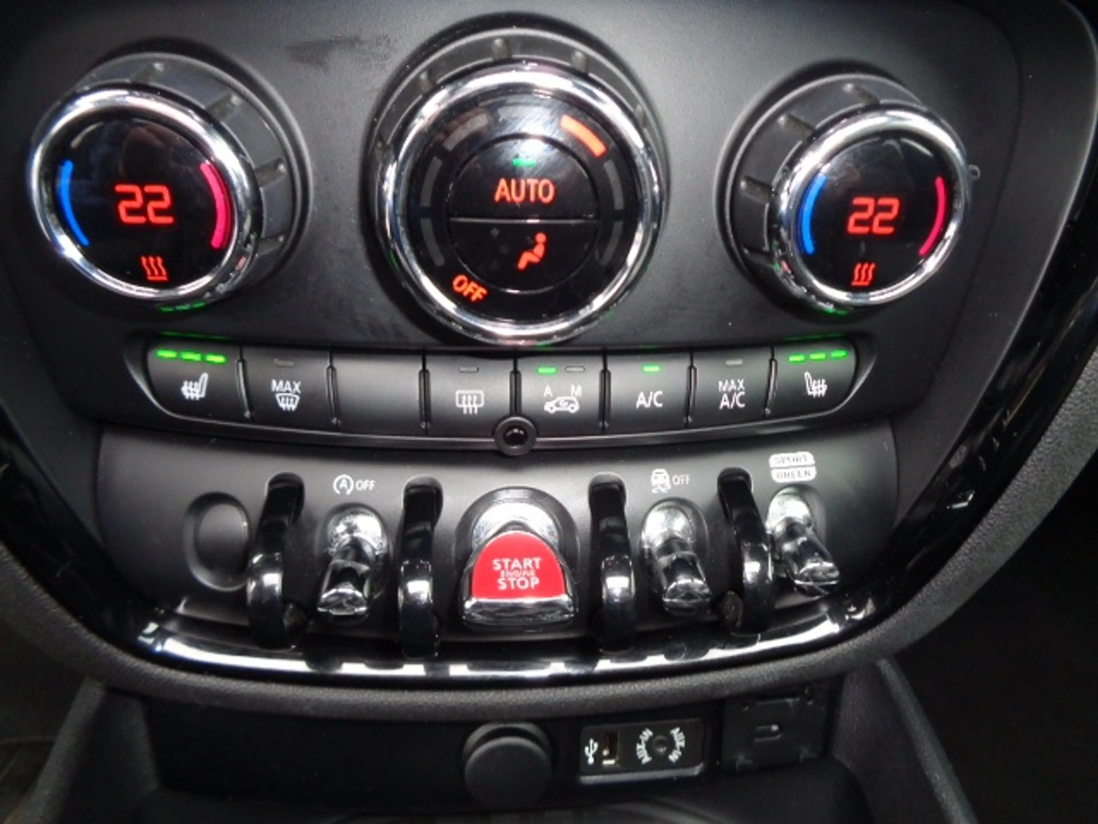 MINI One Clubman 1.5 — photo 13