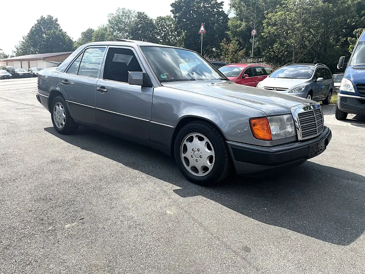 Mercedes-Benz 230 E/AUTOMATIK/SPORTLINE-SITZE/EL.FENSTER/SERVOL, foto 12