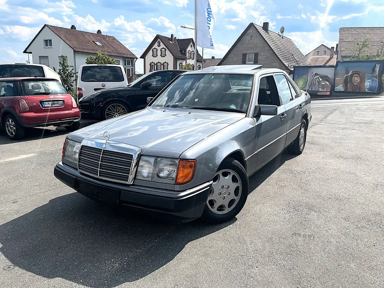 Mercedes-Benz 230 E/AUTOMATIK/SPORTLINE-SITZE/EL.FENSTER/SERVOL, foto 1