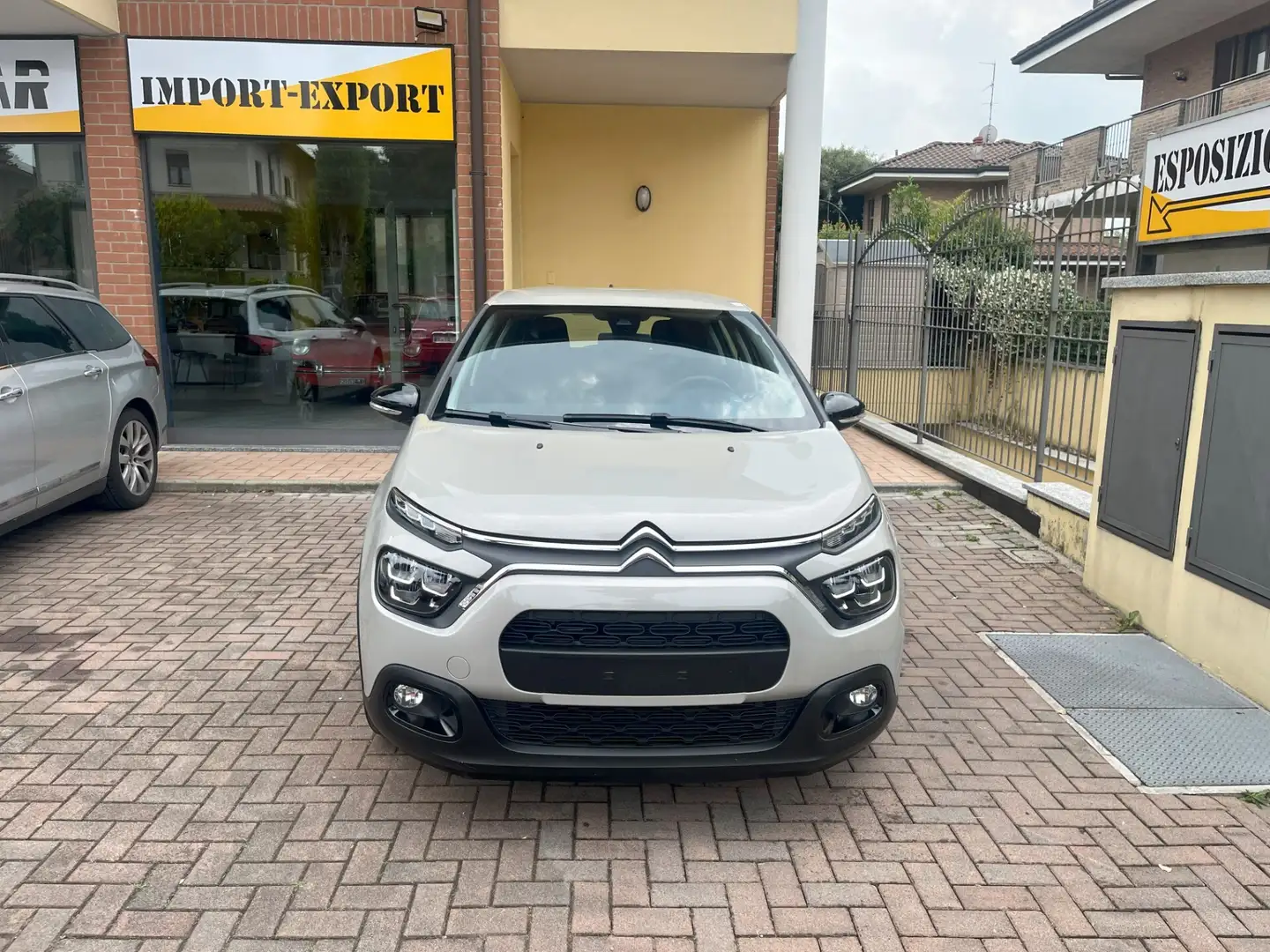 Citroen C3 PureTech 83 S&S Plus - Neopatentati - Navigatore S Beige - 1