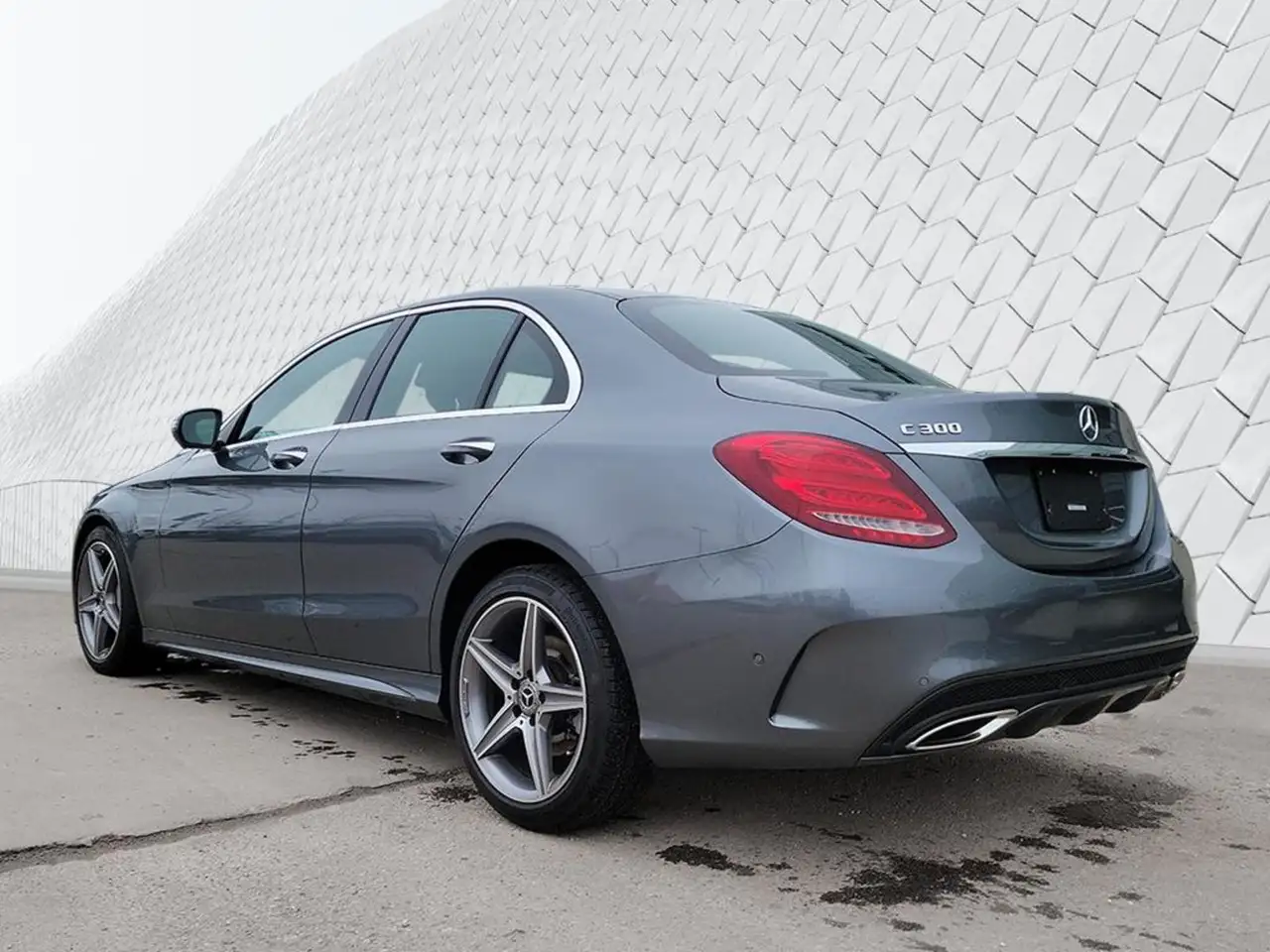 Mercedes-Benz C-Class снимка Mercedes-Benz C-Class