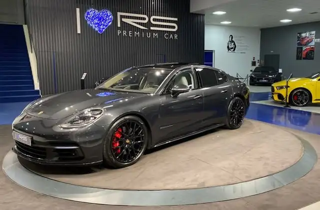 Porsche Panamera 4 e-Hybrid