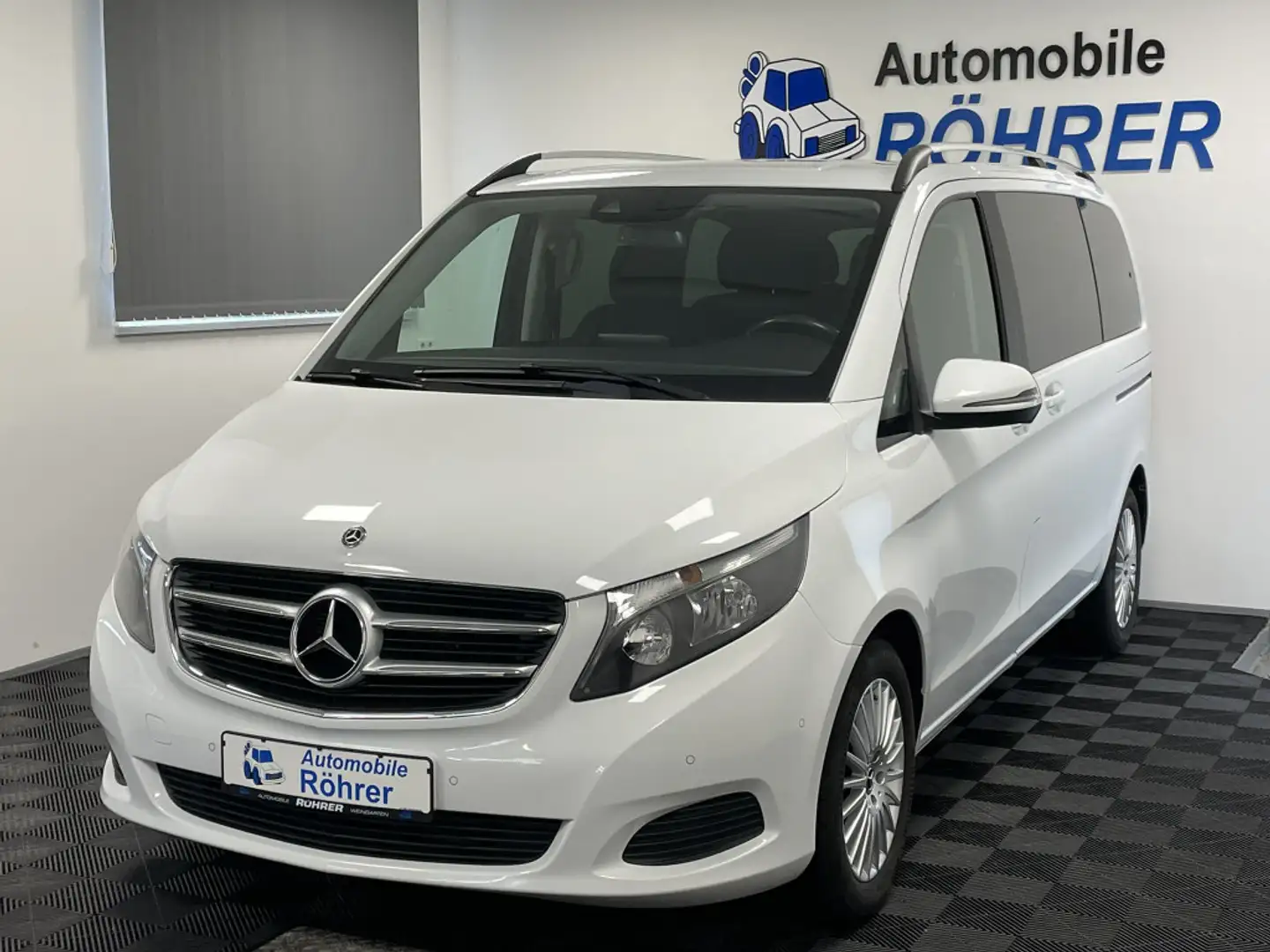 Mercedes-Benz V 250 d BlueEff. 7G-Tronic 7-Sitze Sportpaket White - 1