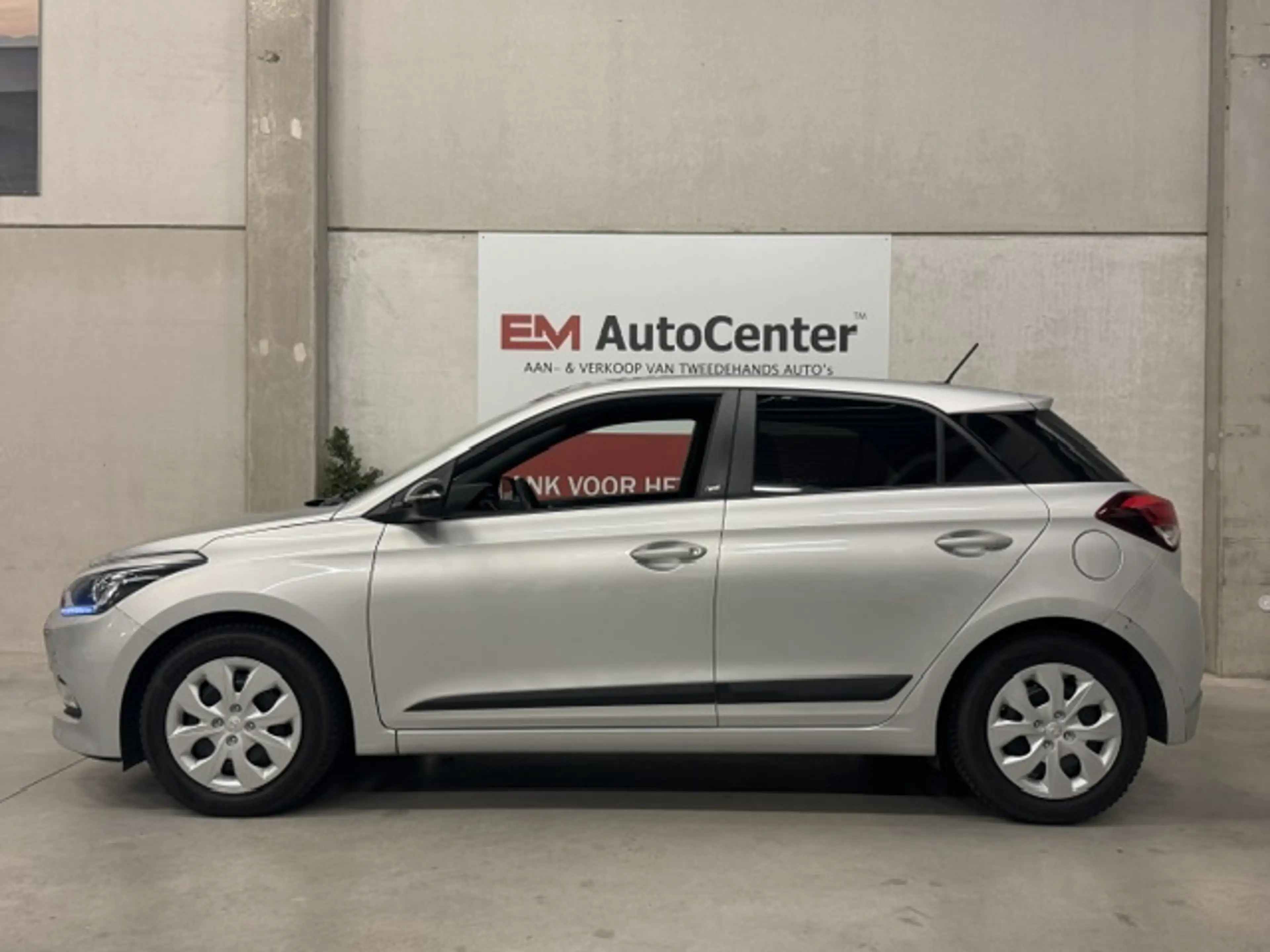 Hyundai i20 1.2i Benzine GO! Airco-Camera-Lane Assist-GPS-Cruise-1St eig... + Garantie — photo 5