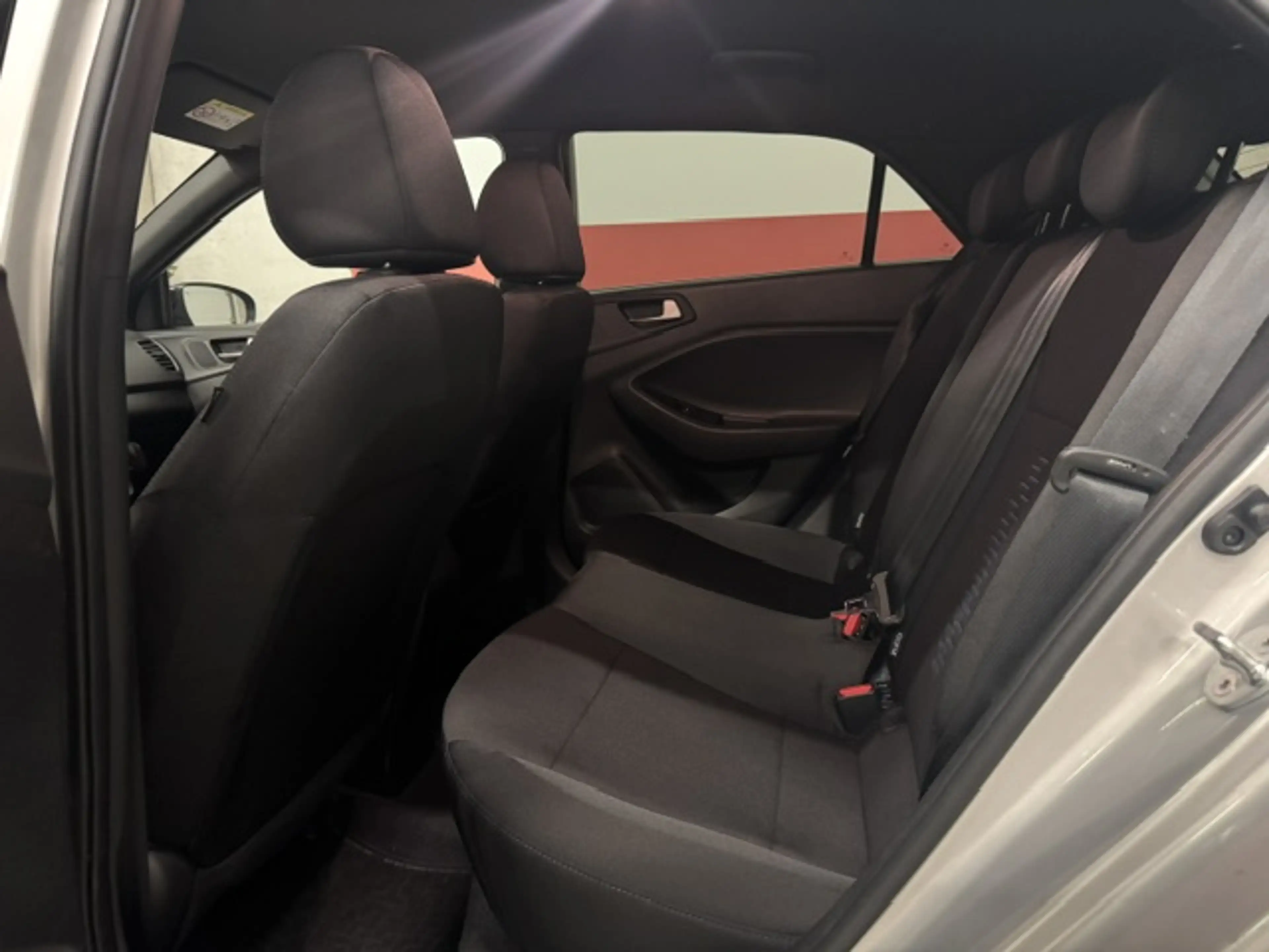 Hyundai i20 1.2i Benzine GO! Airco-Camera-Lane Assist-GPS-Cruise-1St eig... + Garantie — photo 11