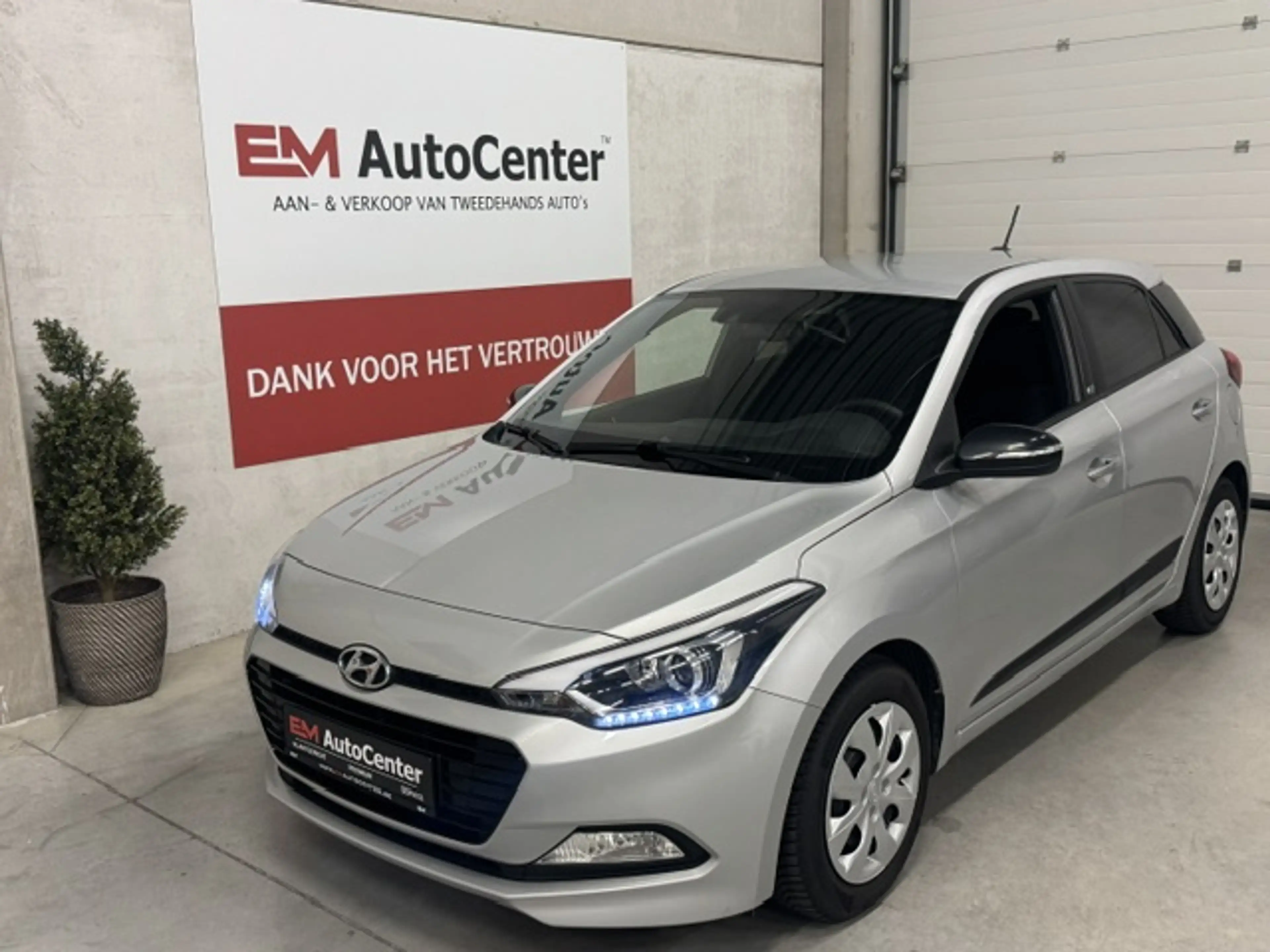 Hyundai i20 1.2i Benzine GO! Airco-Camera-Lane Assist-GPS-Cruise-1St eig... + Garantie — photo 6