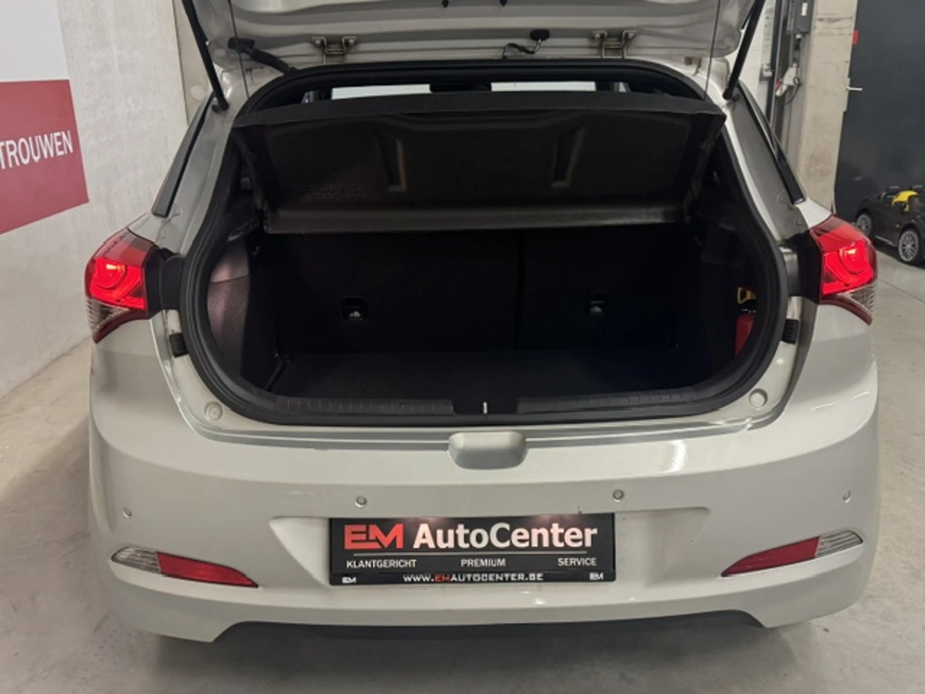 Hyundai i20 1.2i Benzine GO! Airco-Camera-Lane Assist-GPS-Cruise-1St eig... + Garantie — photo 9