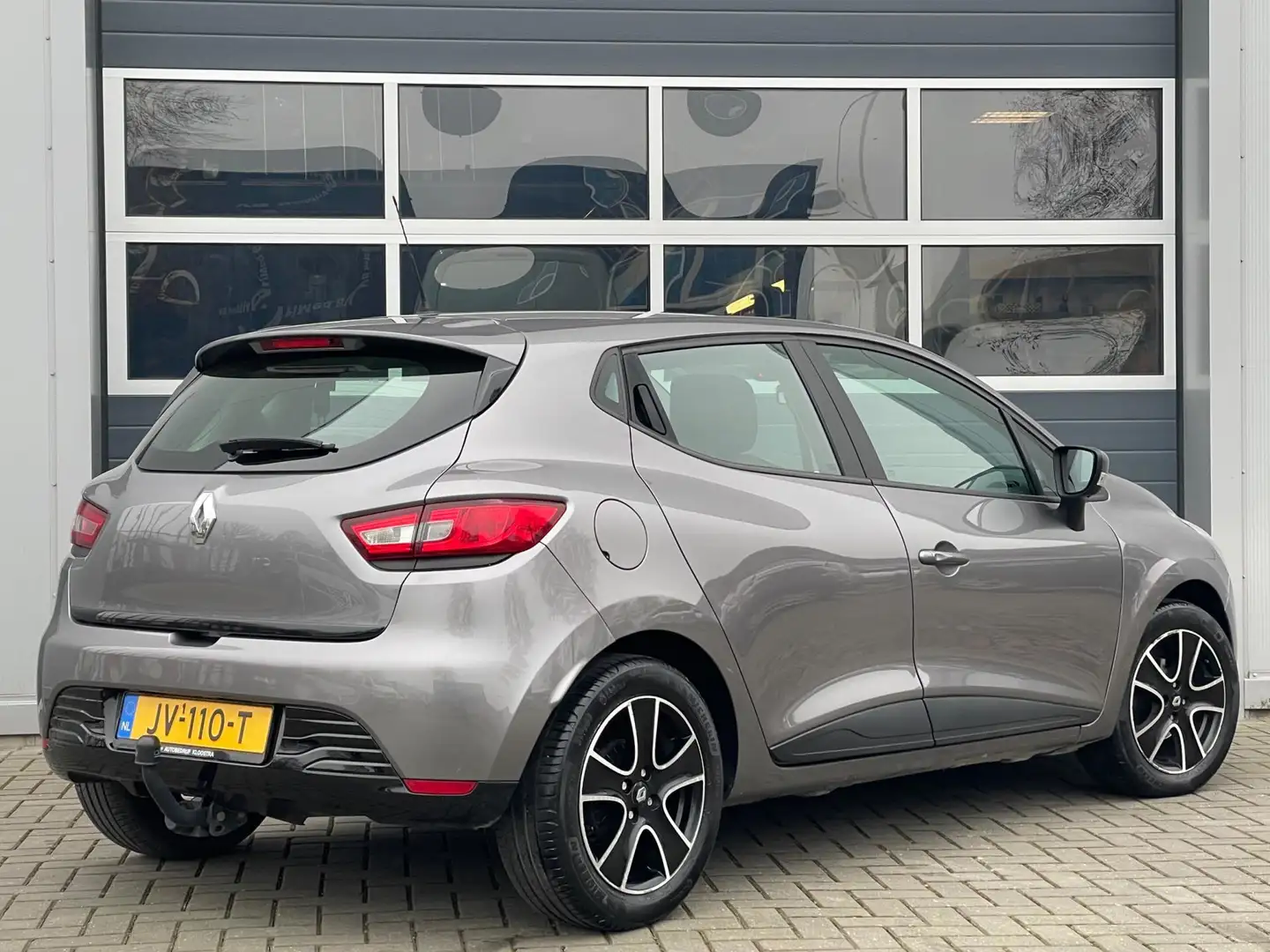 Renault Clio 0.9 TCe Expression | Navi | Cruise control | Airco Grijs - 2