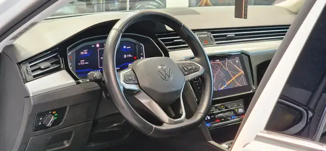 Volkswagen Passat view 12