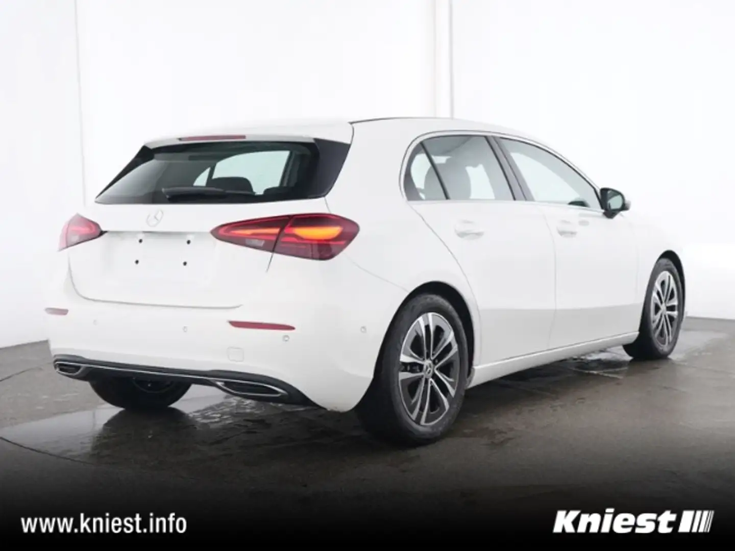 Mercedes-Benz A 220 4Matic Progressive Line Advanced Winter Paket Weiß - 2