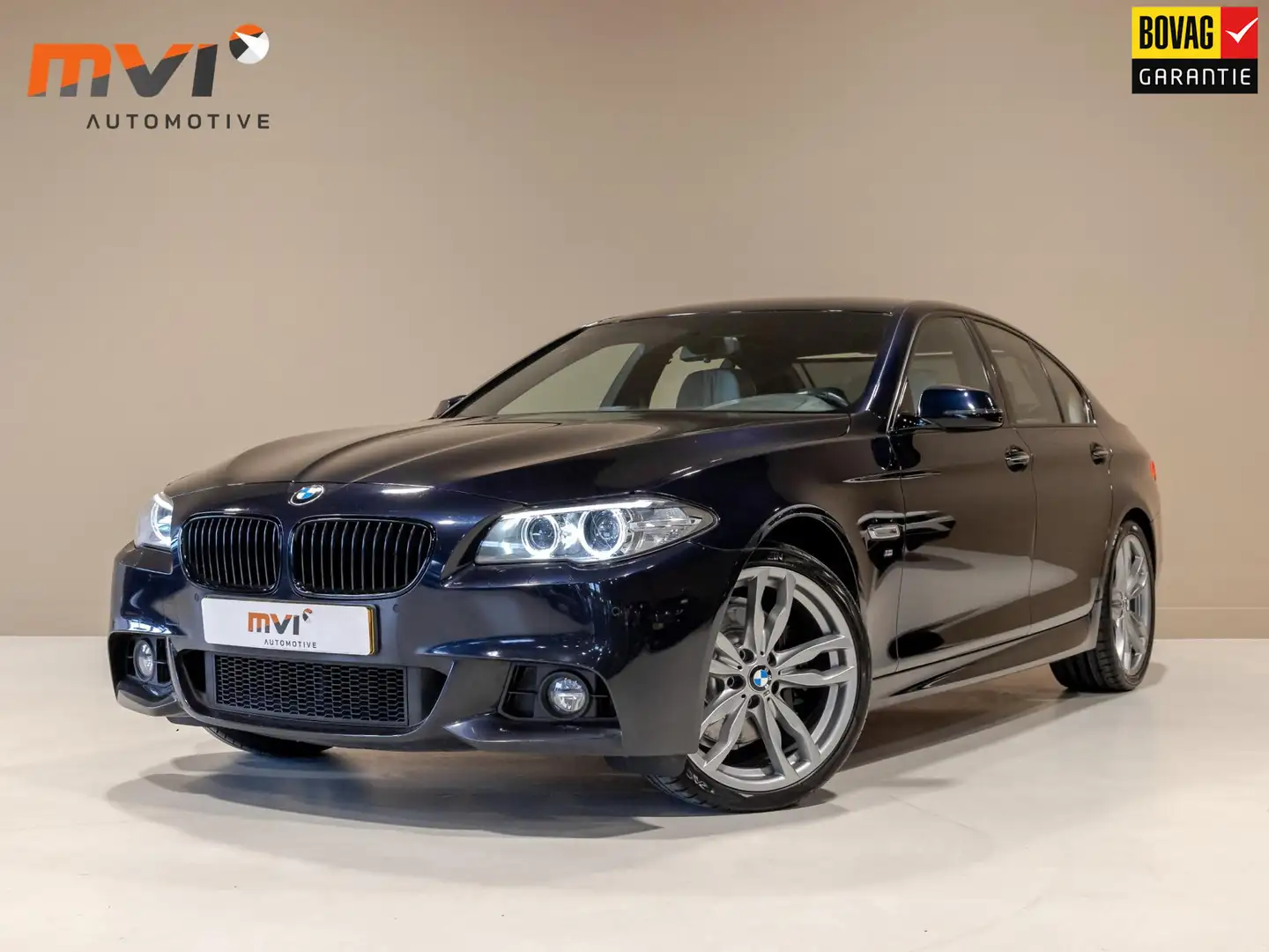 BMW 528 5-serie 528i M Pakket / 245pk / Leder / M-Stuurwie Black - 1