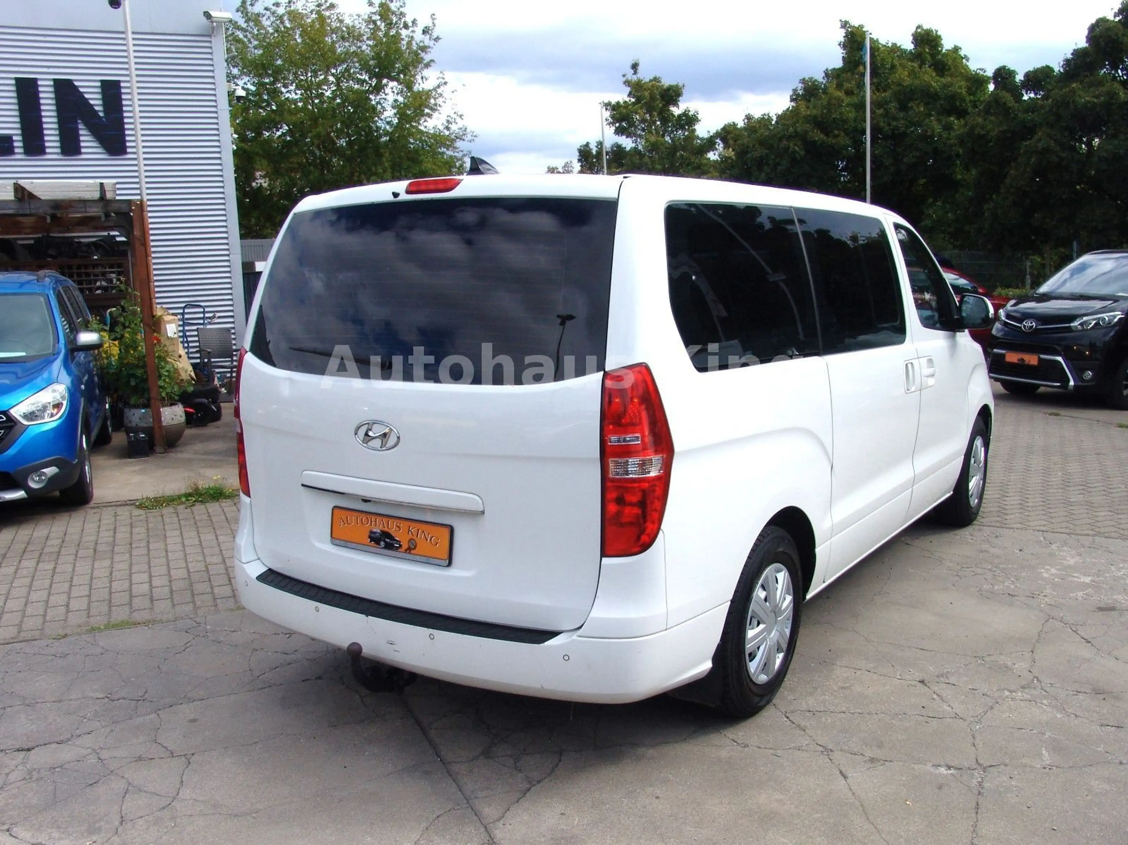 Hyundai H-1 Travel Trend neues Modell -AUT/NAVI/8Sit — photo 3
