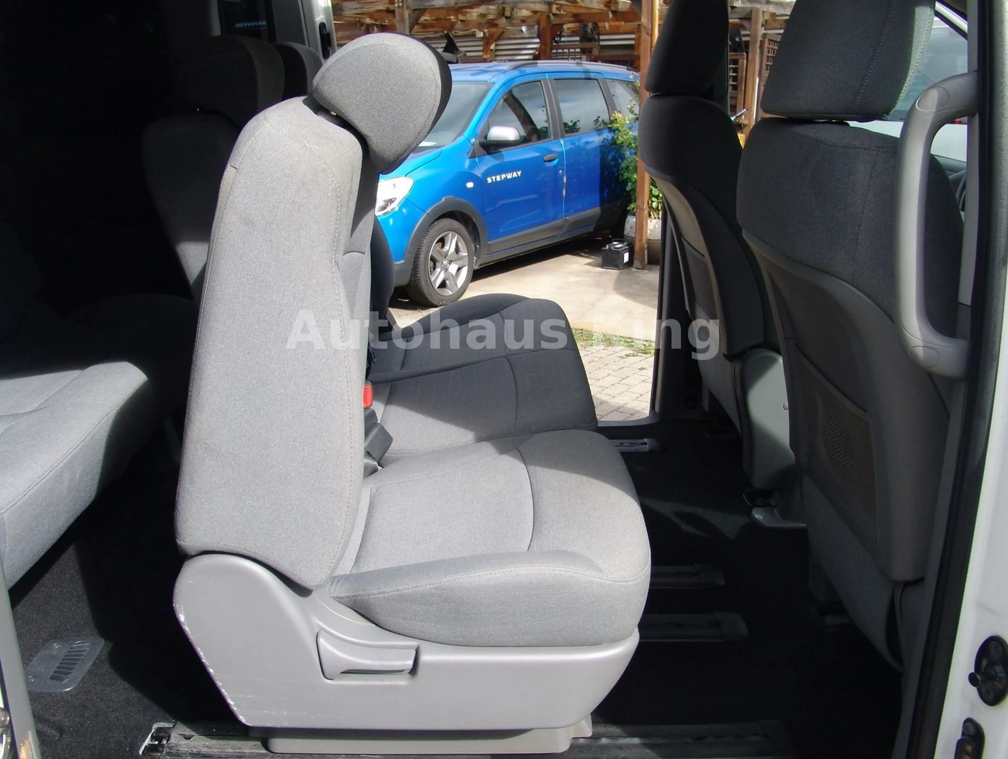 Hyundai H-1 Travel Trend neues Modell -AUT/NAVI/8Sit — photo 13