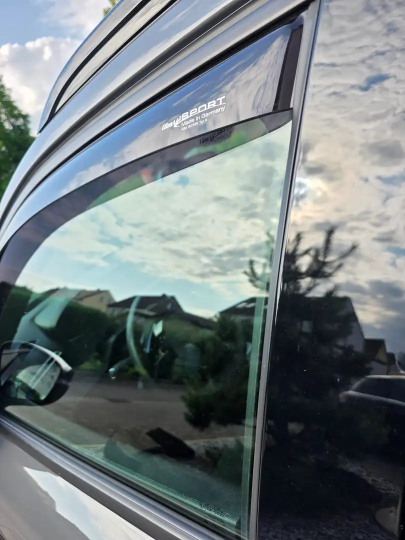 Peugeot 2008 2008 Diesel BlueHDi 130 EAT8 Allure* Grau - 2