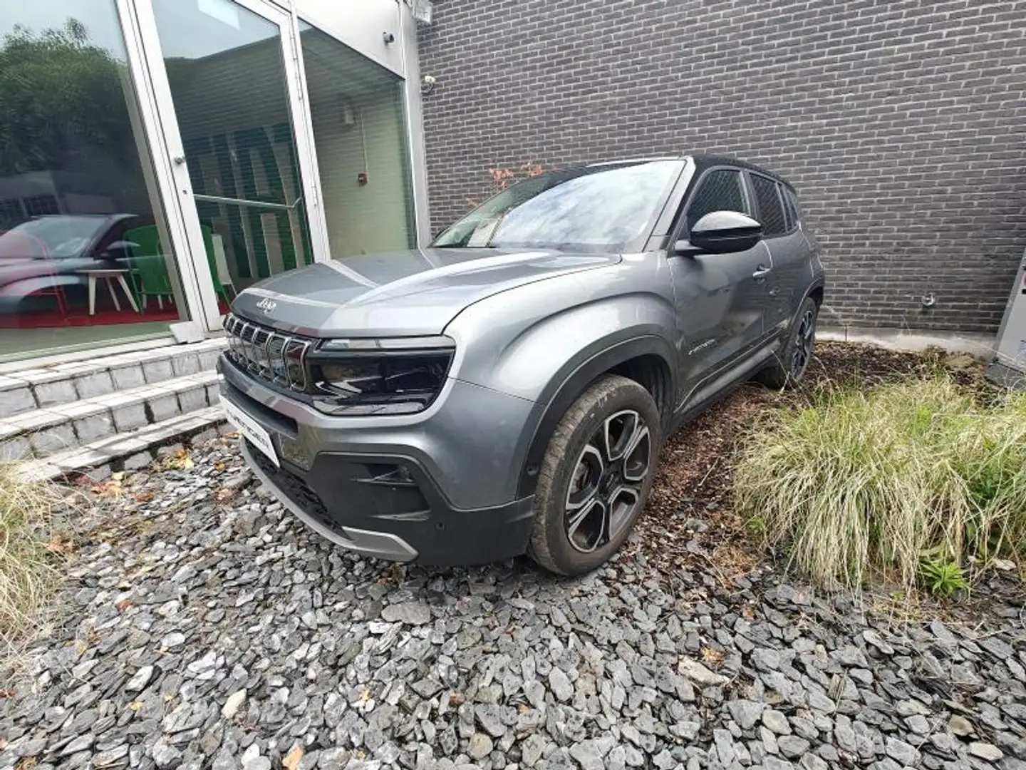 Jeep Avenger BEV First edition Grijs - 1