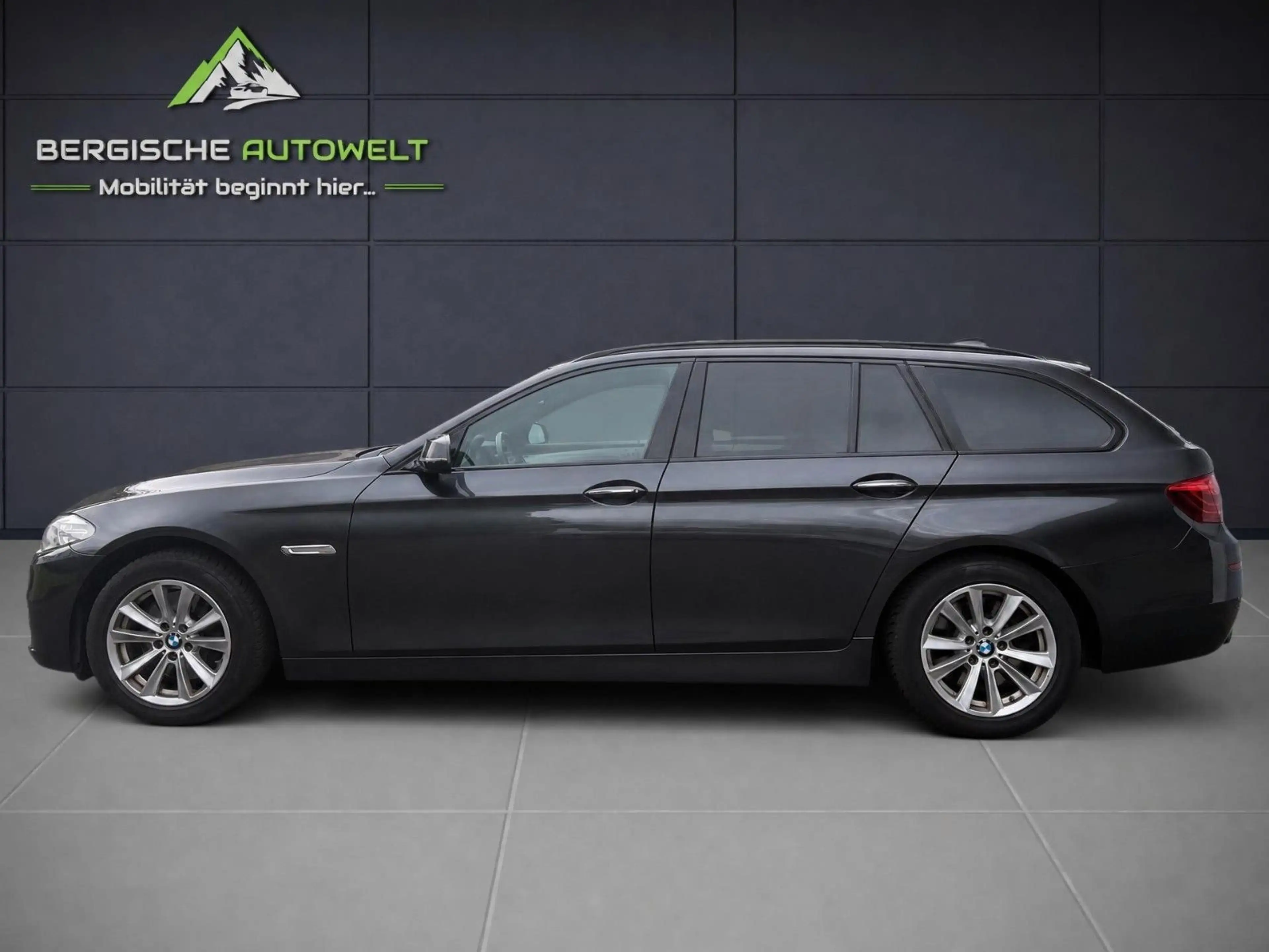 BMW 535 D X-DRIVE AUTM/PANO/AHK/NAVI/LEDER/HEAD-UP/ — photo 4