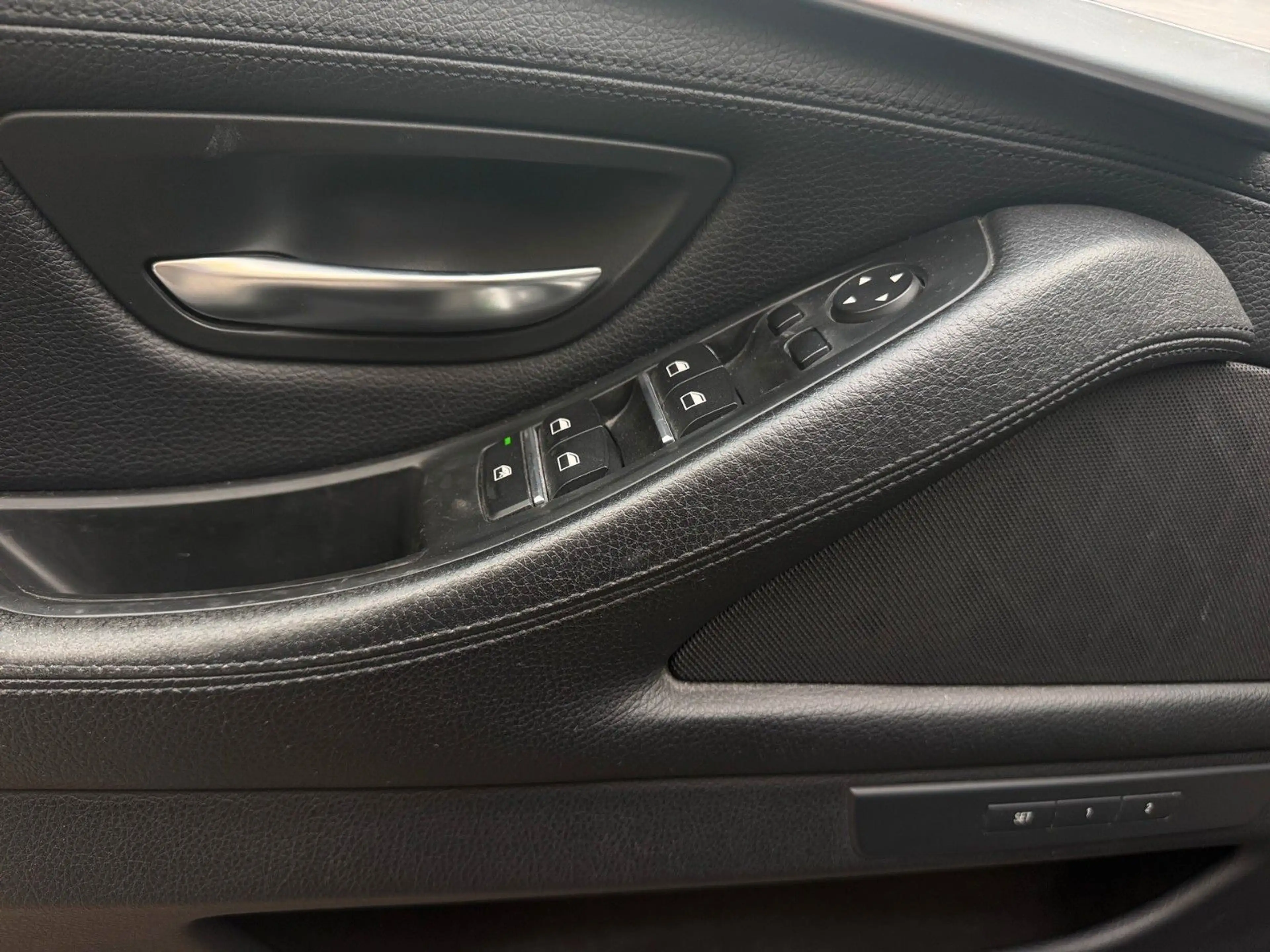 BMW 535 D X-DRIVE AUTM/PANO/AHK/NAVI/LEDER/HEAD-UP/ — photo 12