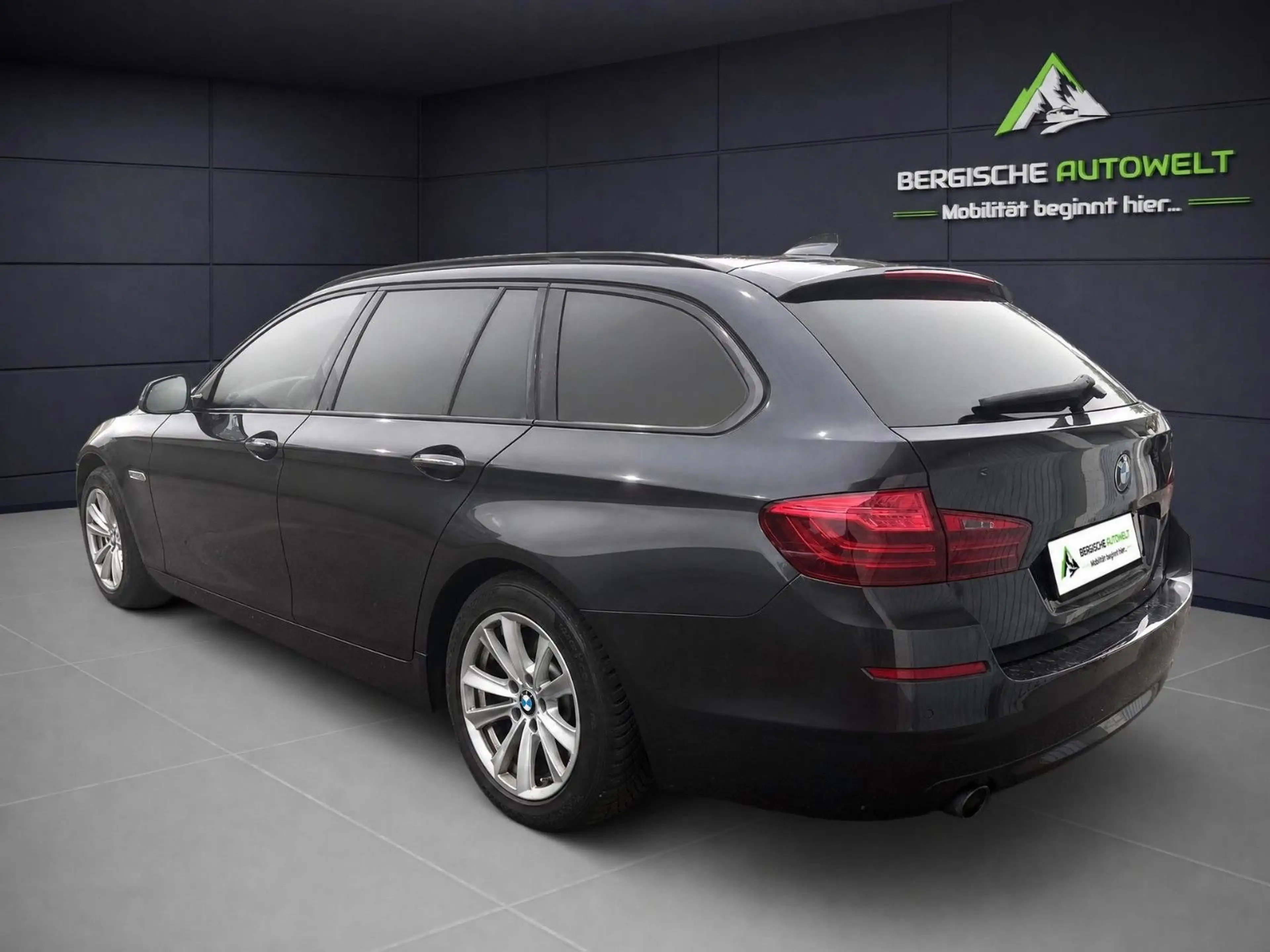 BMW 535 D X-DRIVE AUTM/PANO/AHK/NAVI/LEDER/HEAD-UP/ — photo 6