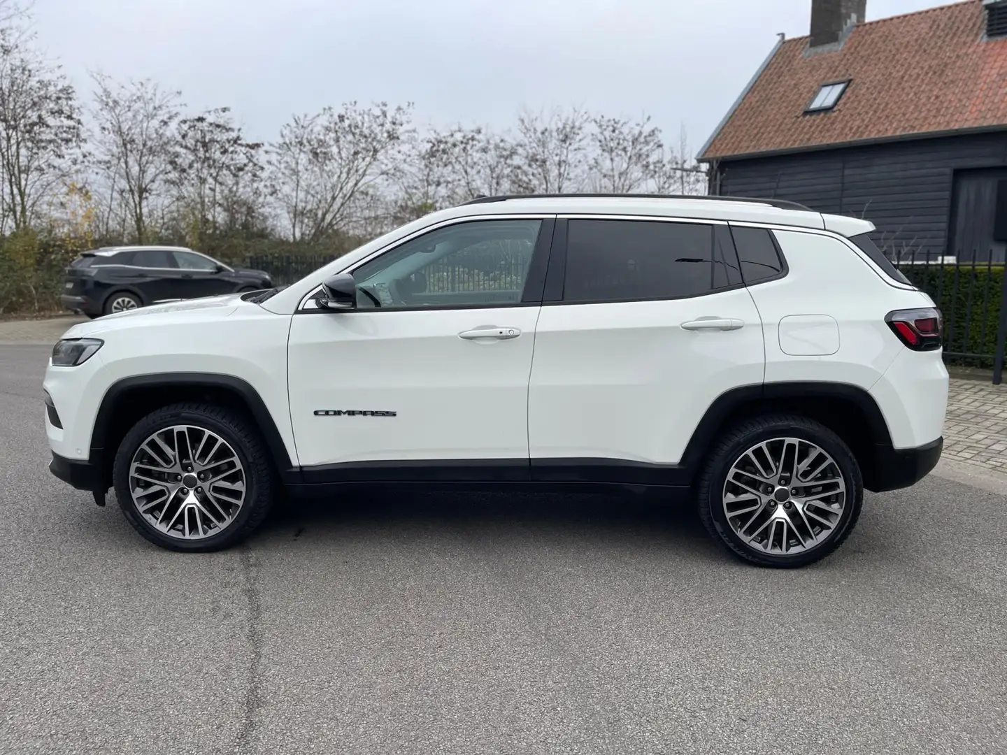 Jeep Compass 4xe 190PK Plug-in Hybrid Electric LIMITED-ED PANOR Wit - 2