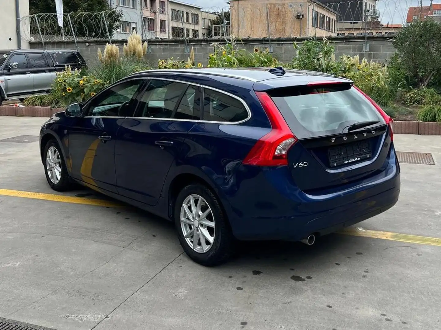 Volvo V60 V60 2.0 D2 Bleu - 2