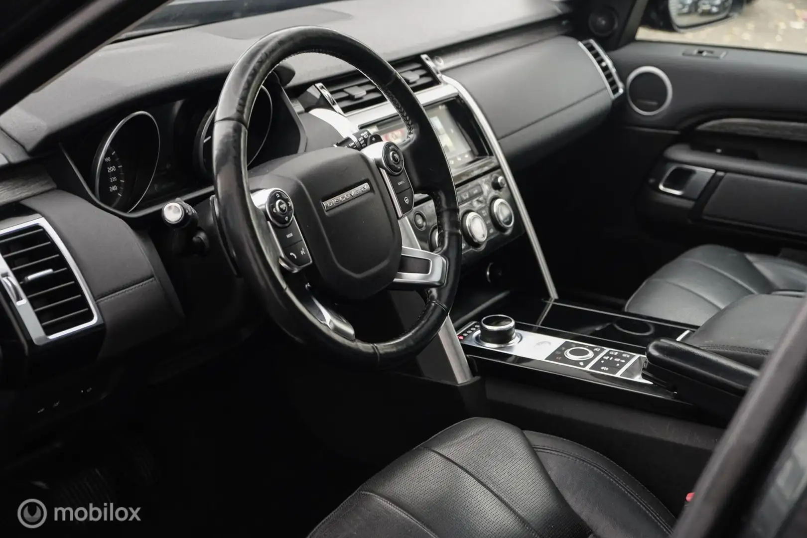 Land Rover Discovery 3.0 Td6 SE | Grijs kenteken | 3.0 Td6 | Meridian | Zwart - 2