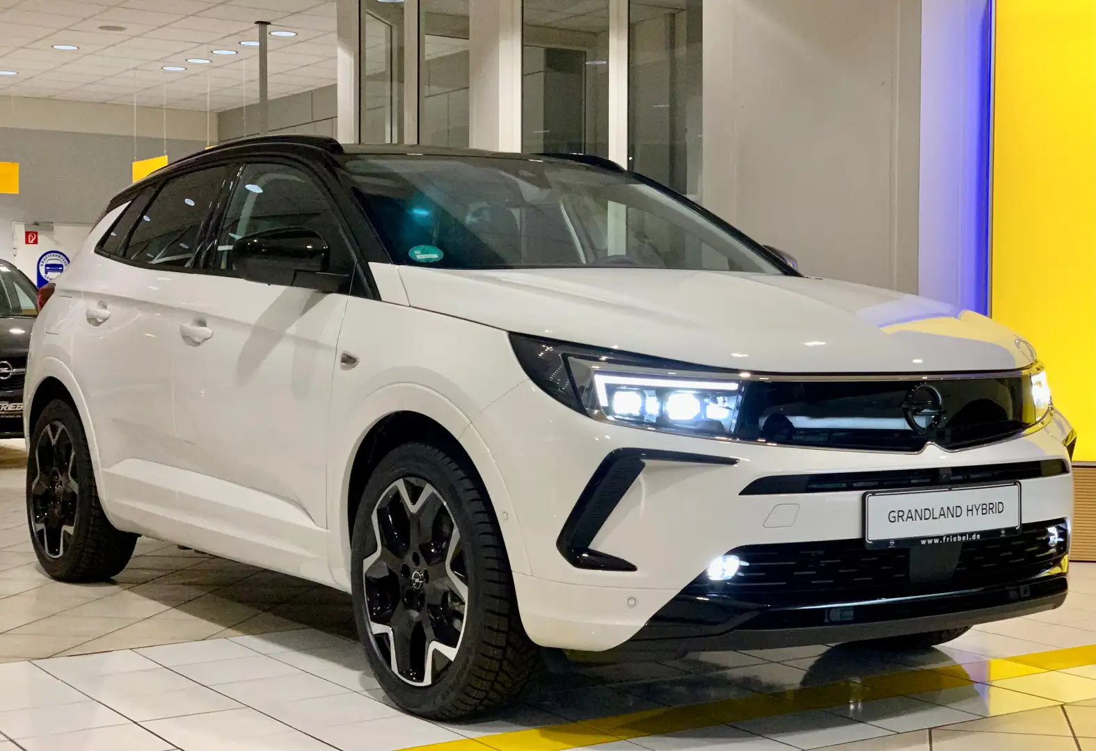 Opel Grandland Hybrid/AT/GSe/ALLRAD/AHZV/Kam/Navi/Leder/NightVis. Weiß - 2