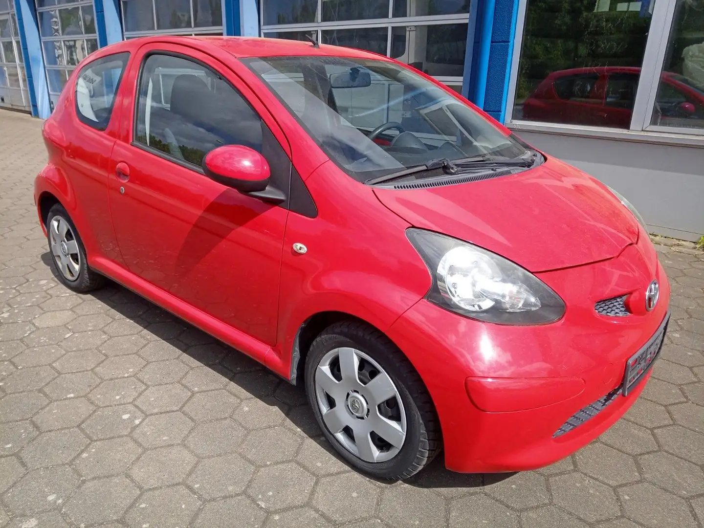 Toyota Aygo AYGO Cool/HU neu Roşu - 1