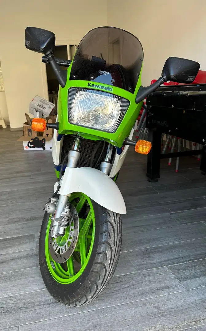 Kawasaki GPZ 600 R Зелёный - 1
