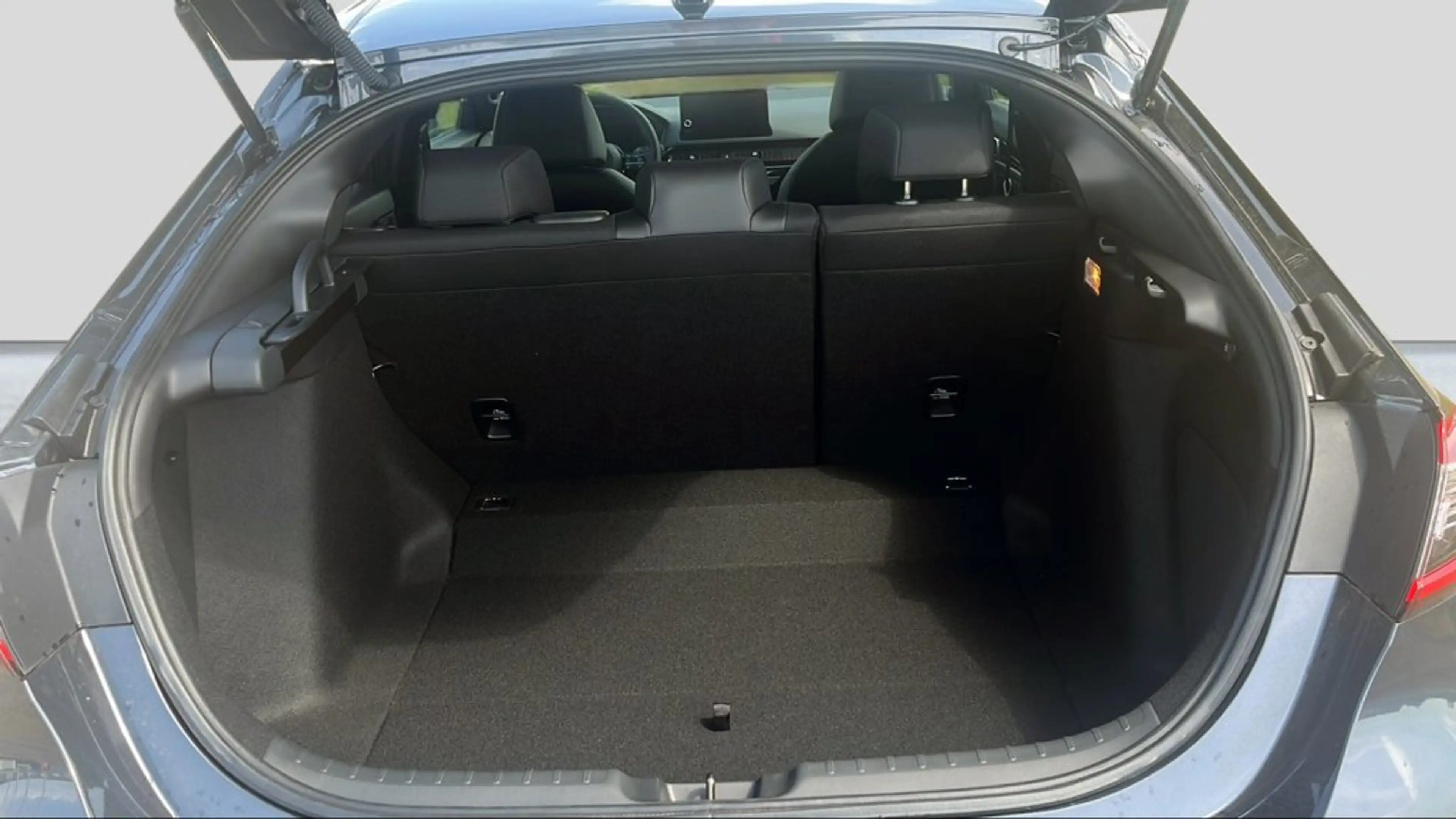 Honda Civic e:HEV 2.0 AT Sport — photo 11