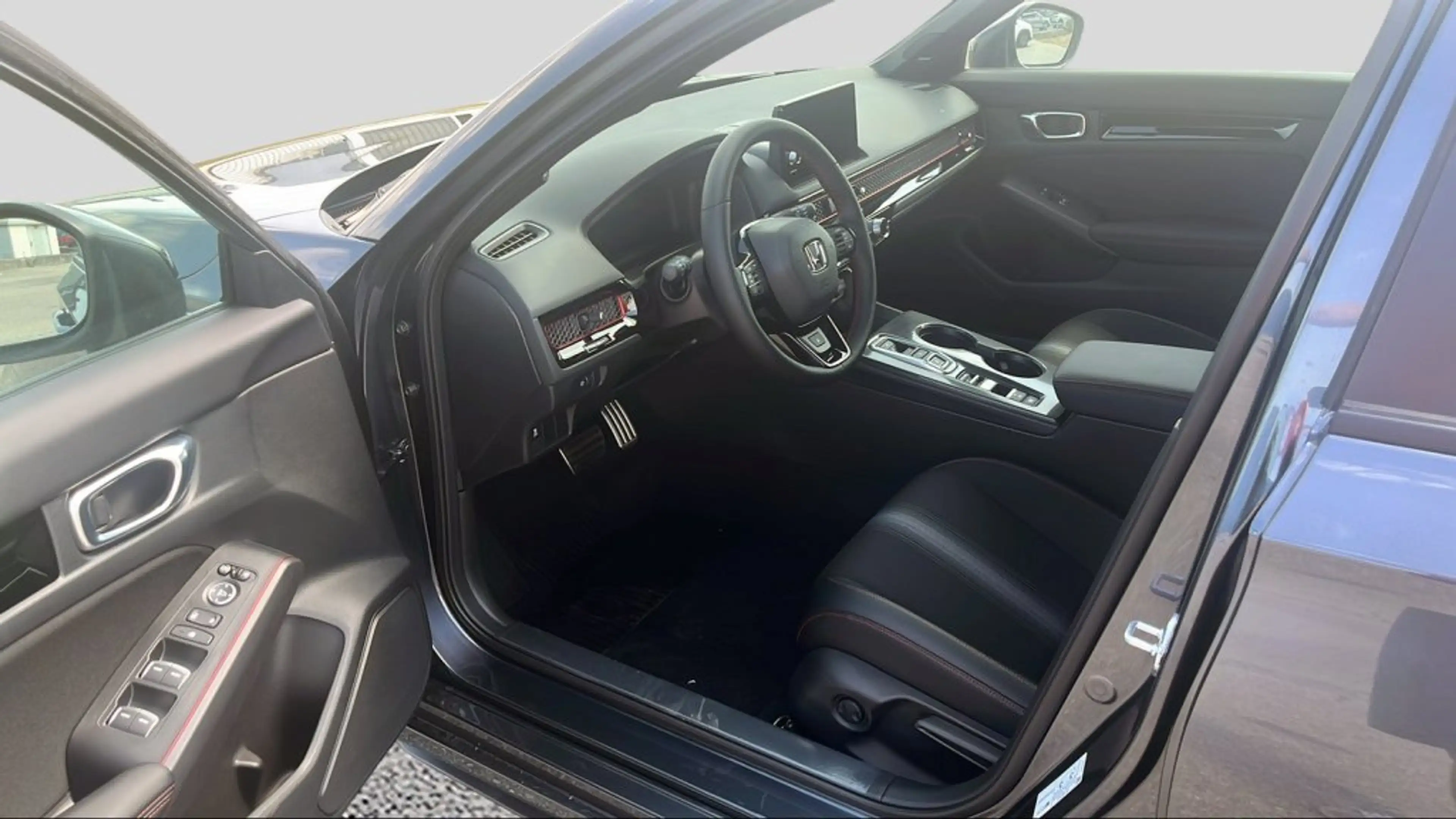 Honda Civic e:HEV 2.0 AT Sport — photo 15