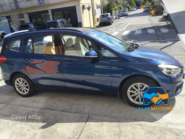 BMW 2 Series view 8