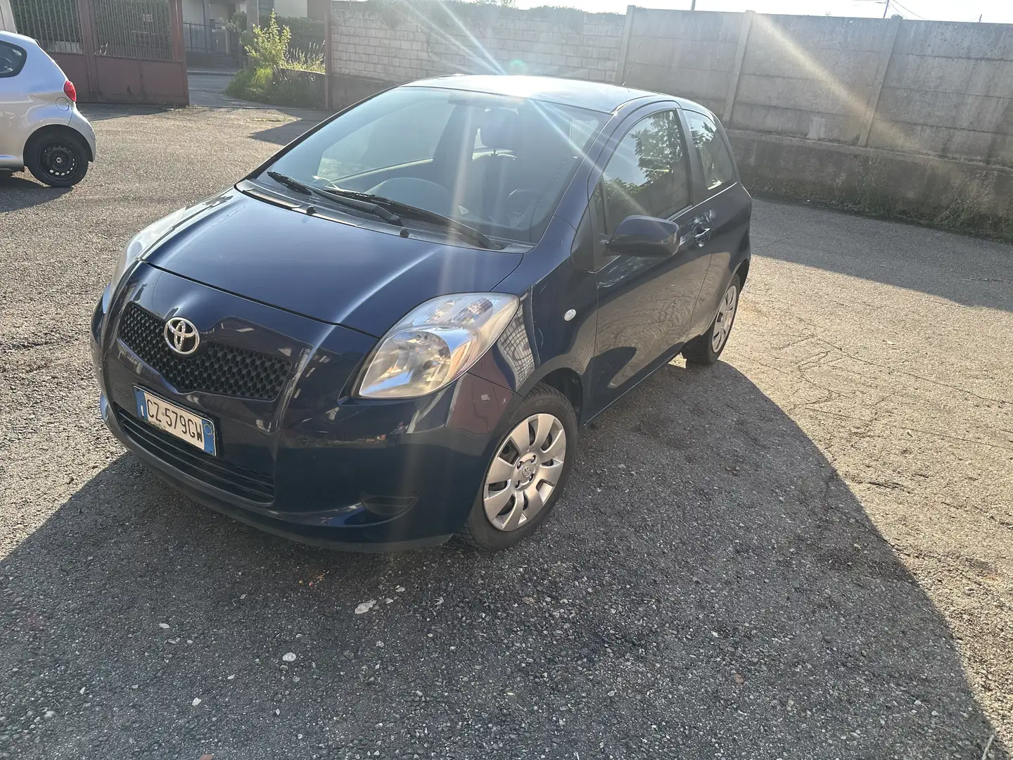 Toyota Yaris 3p 1.0 Sol - 1