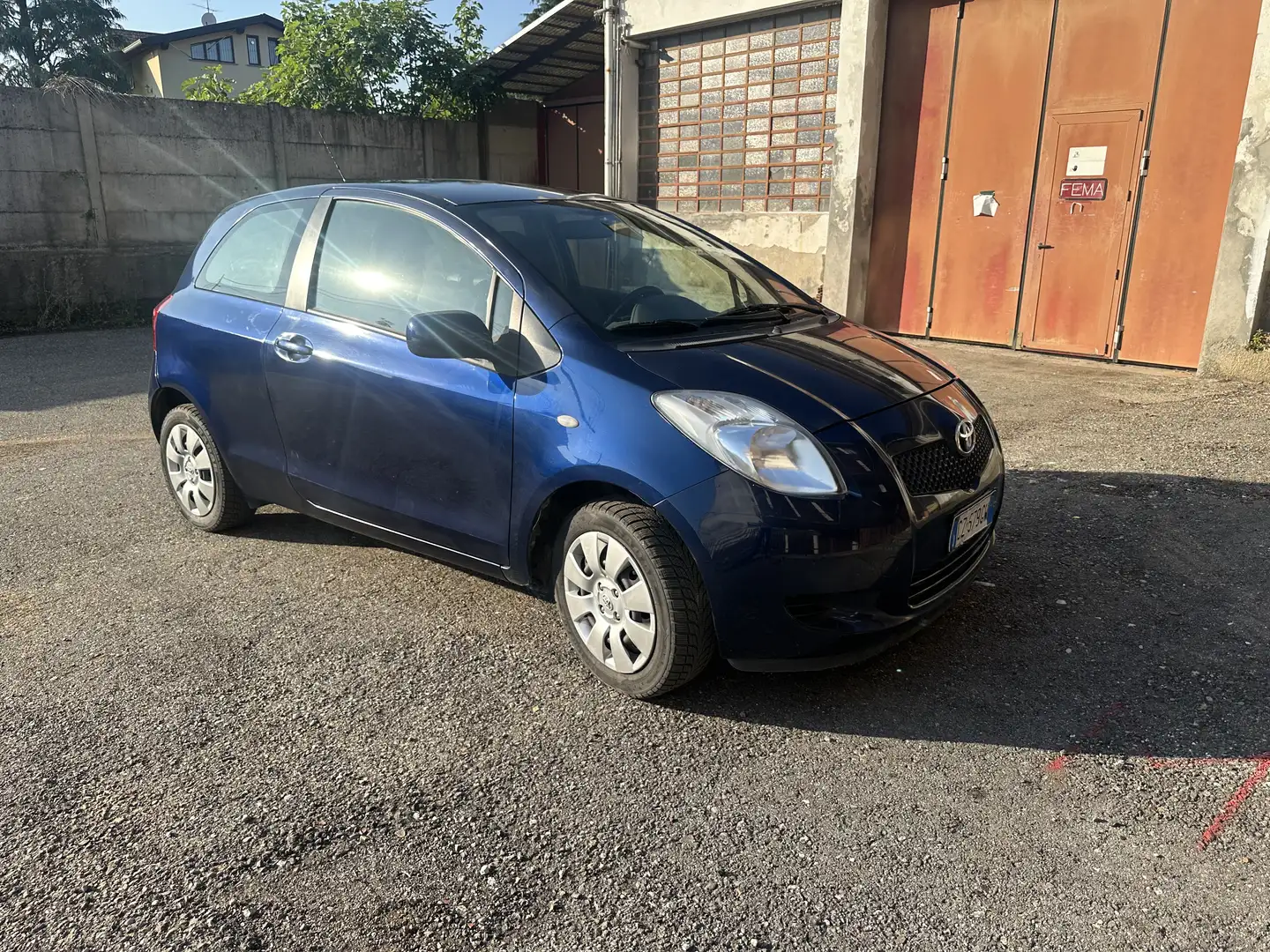 Toyota Yaris 3p 1.0 Sol - 2