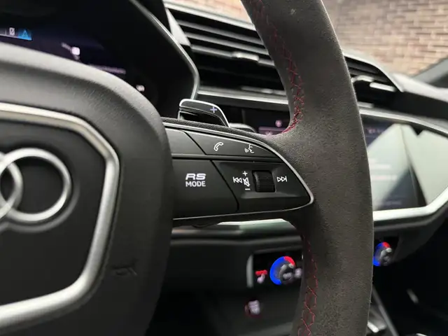 Audi RS Q3 view 13