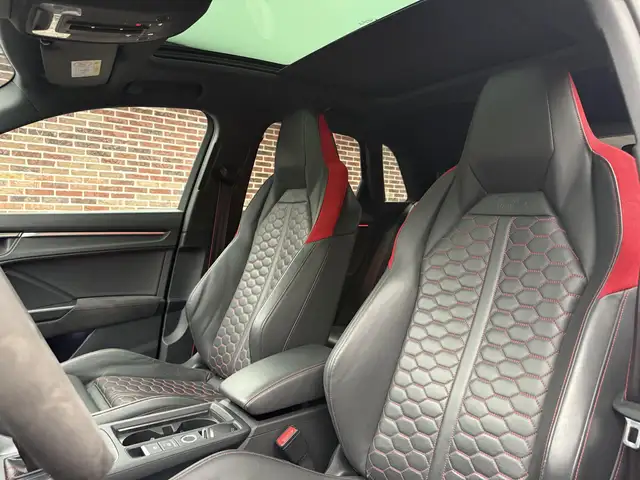 Audi RS Q3 view 14
