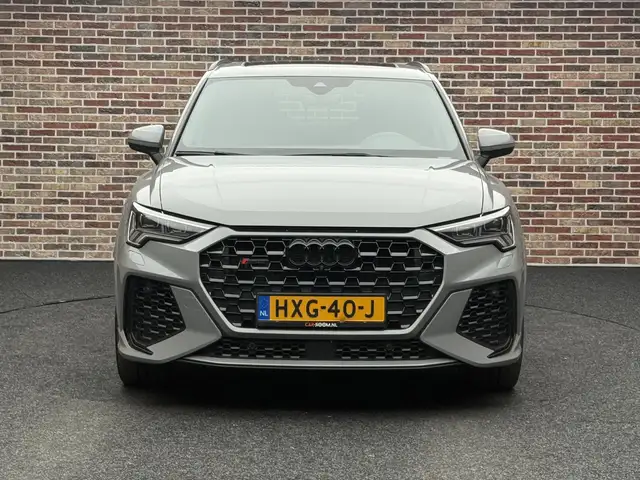 Audi RS Q3 view 5