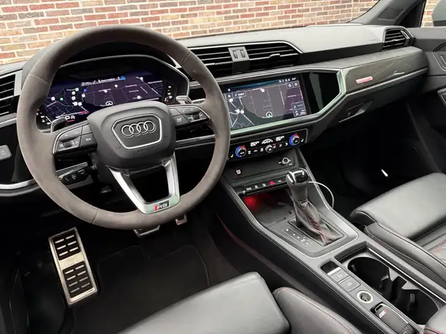 Audi RS Q3 view 3