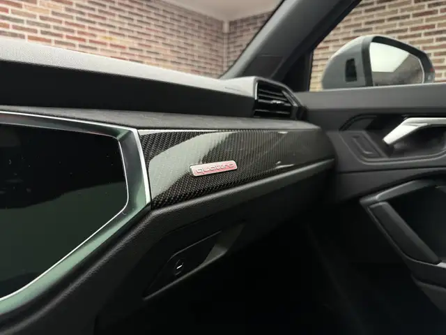 Audi RS Q3 view 9