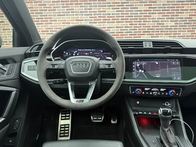 Audi RS Q3 view 11